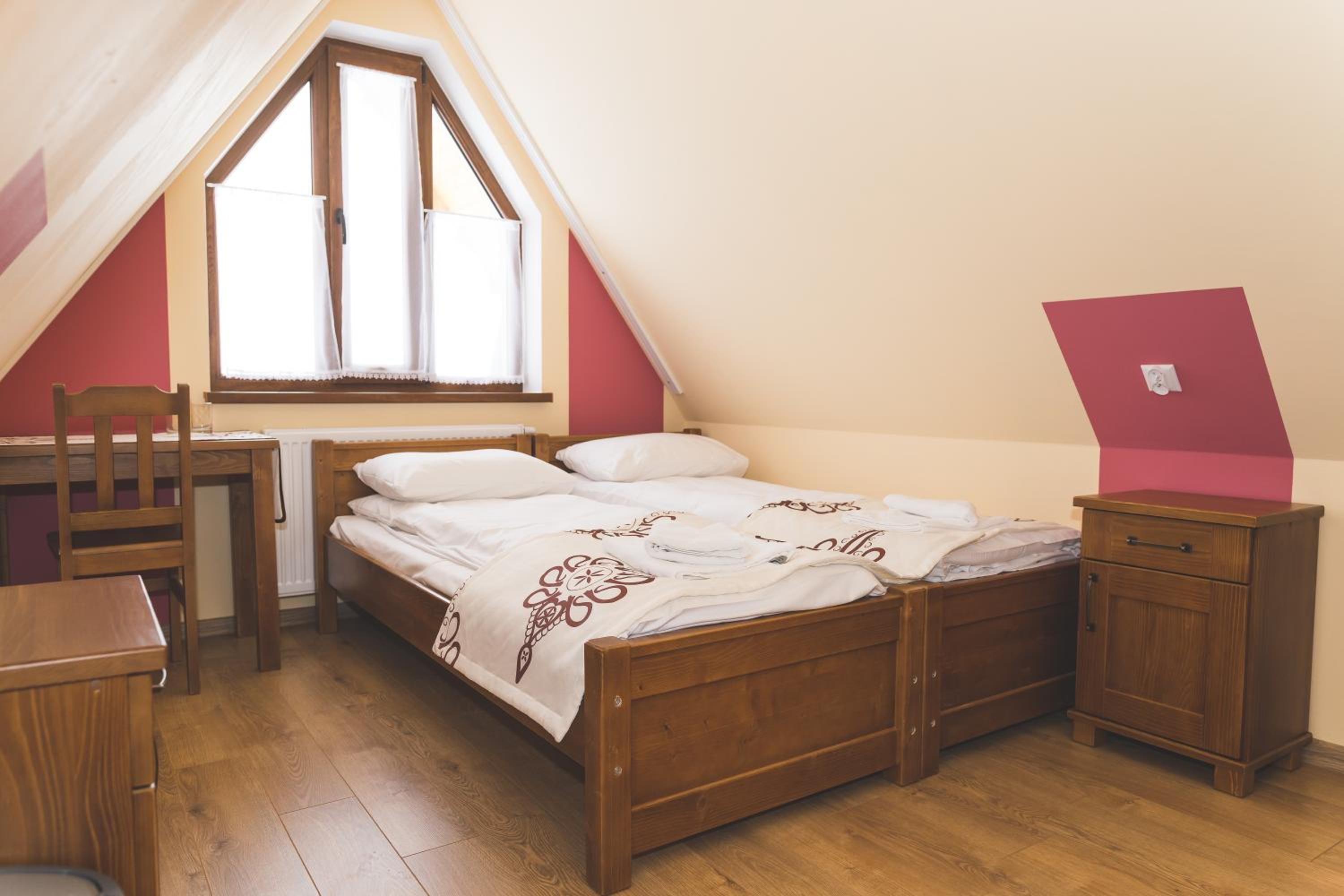 Small Double Room - Photo 2