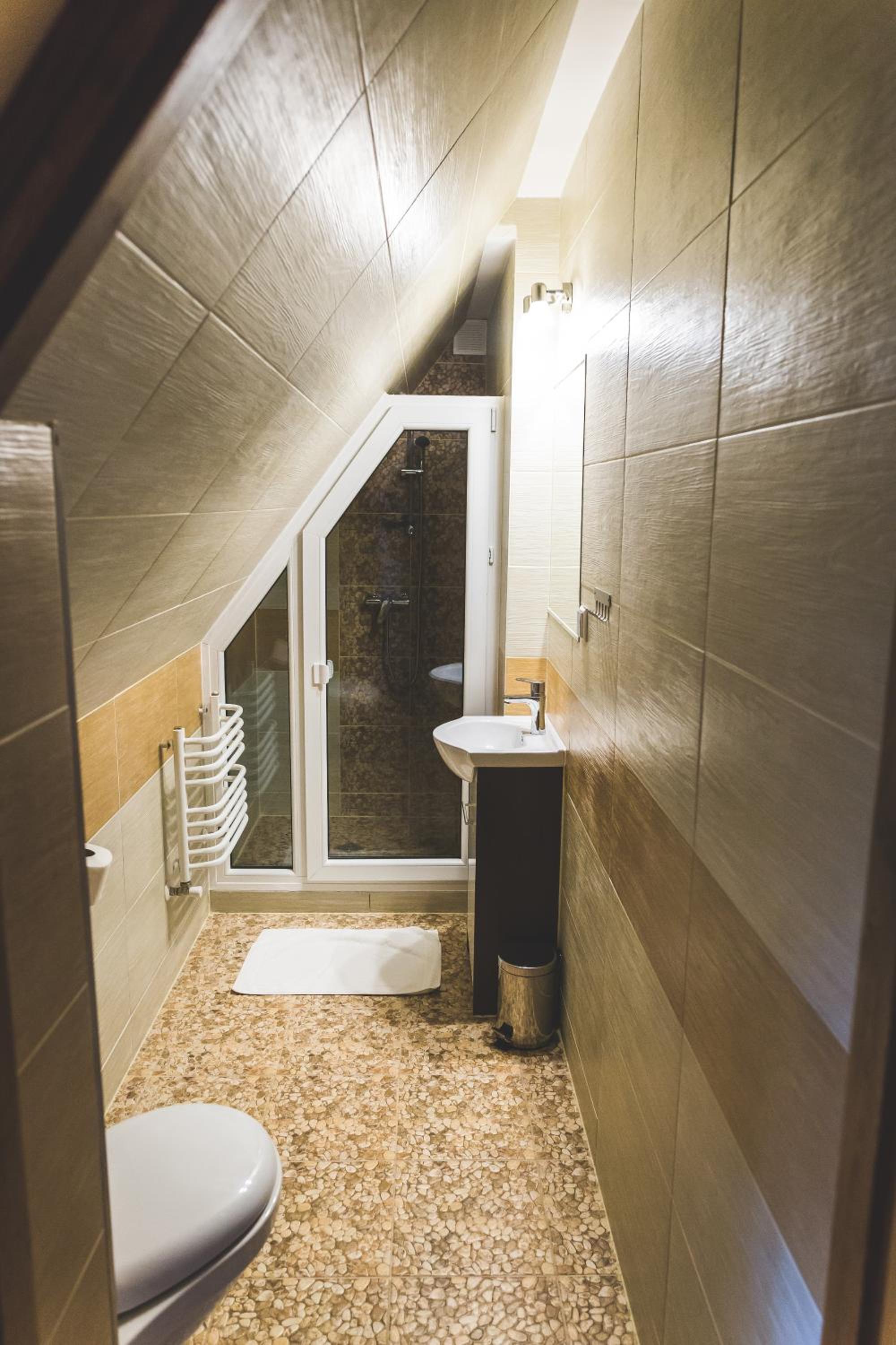 Small Double Room - Photo 4