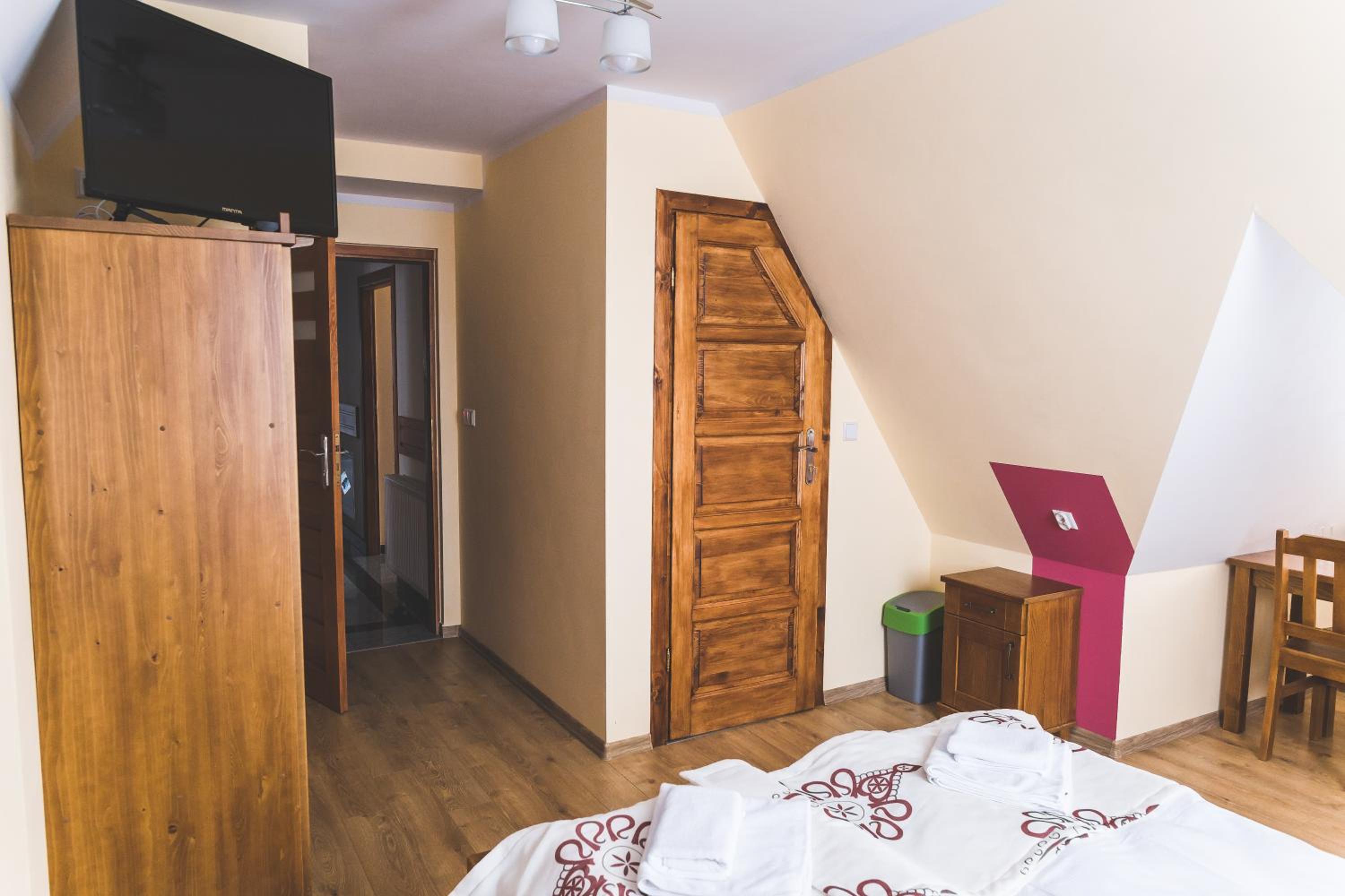 Standard Triple Room - Photo 15