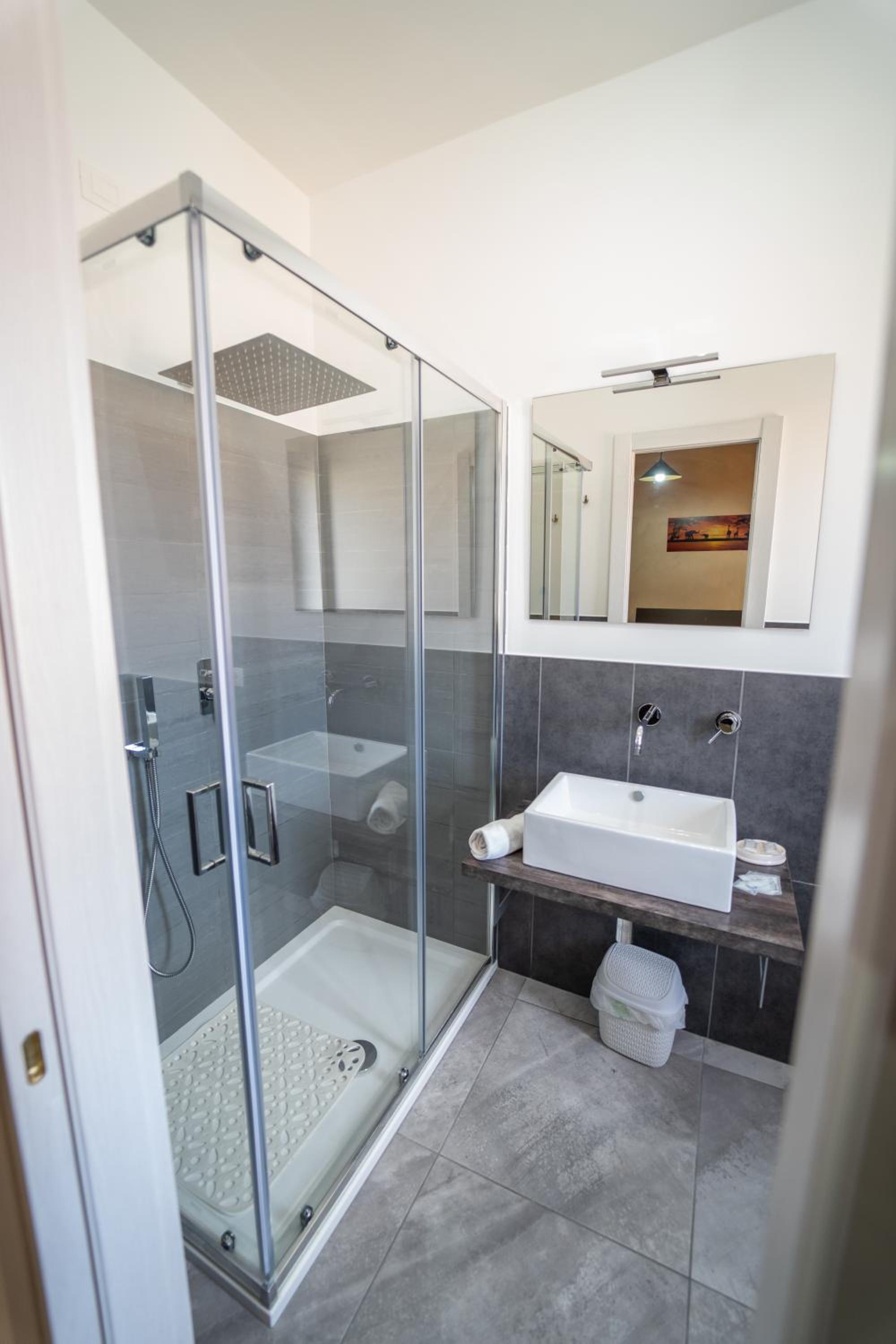 Standard Quadruple Room - Photo 11