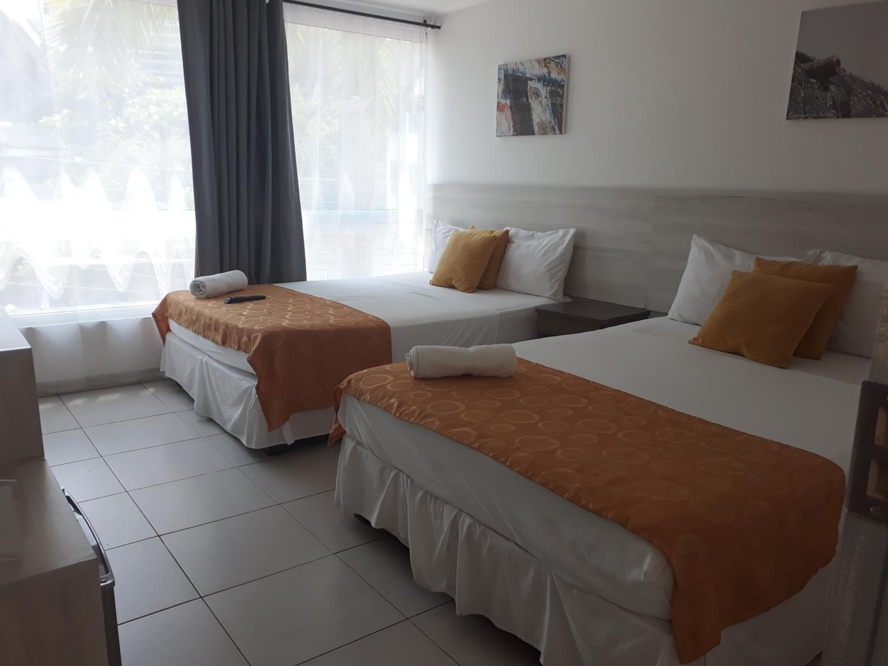 Deluxe Queen Room with Two Queen Beds photo 3
