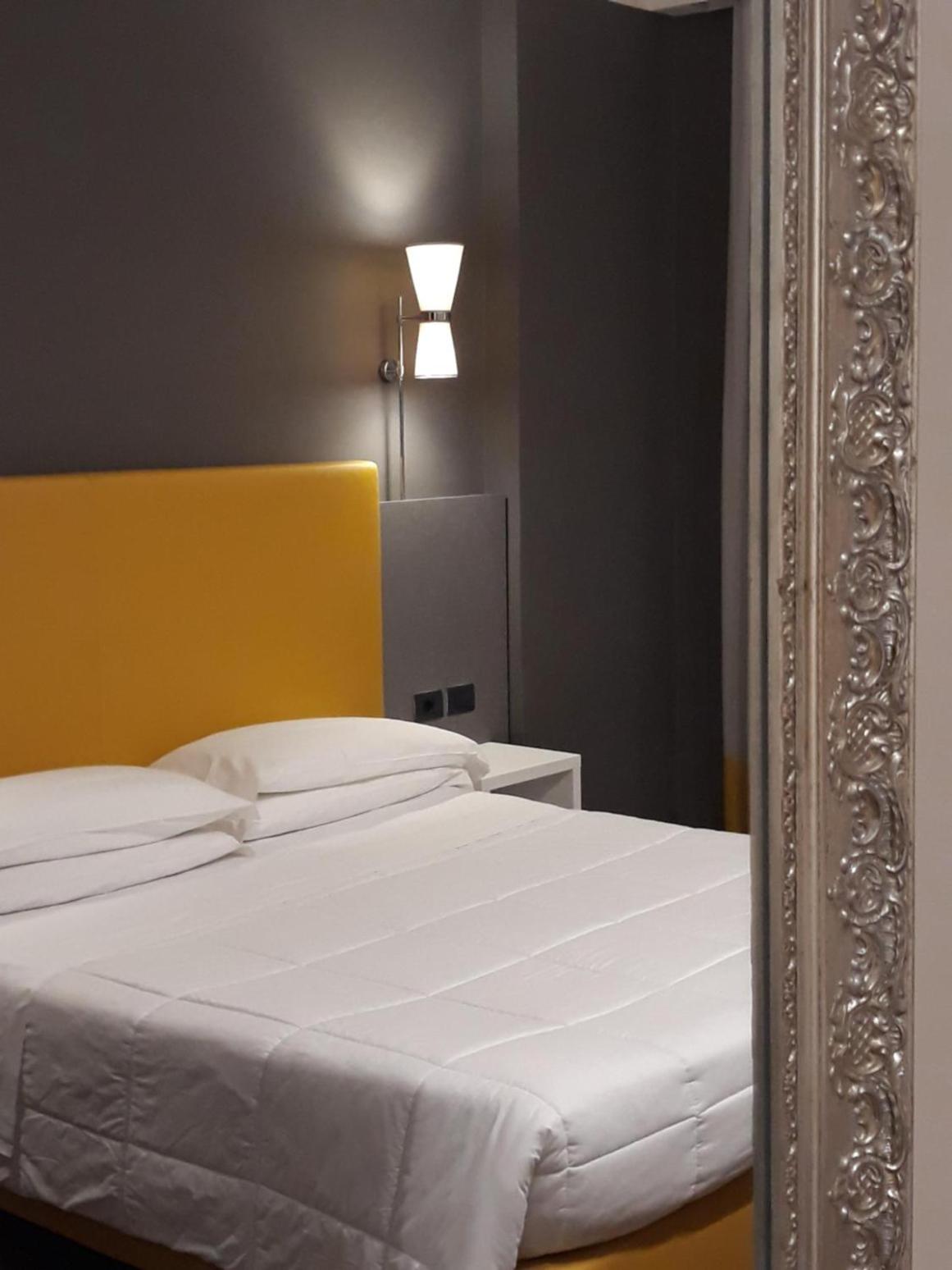 Superior Double or Twin Room - Photo 23