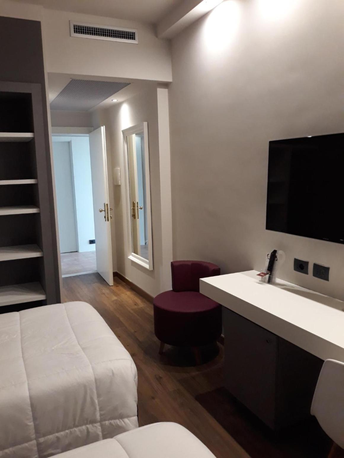 Superior Double or Twin Room - Photo 2