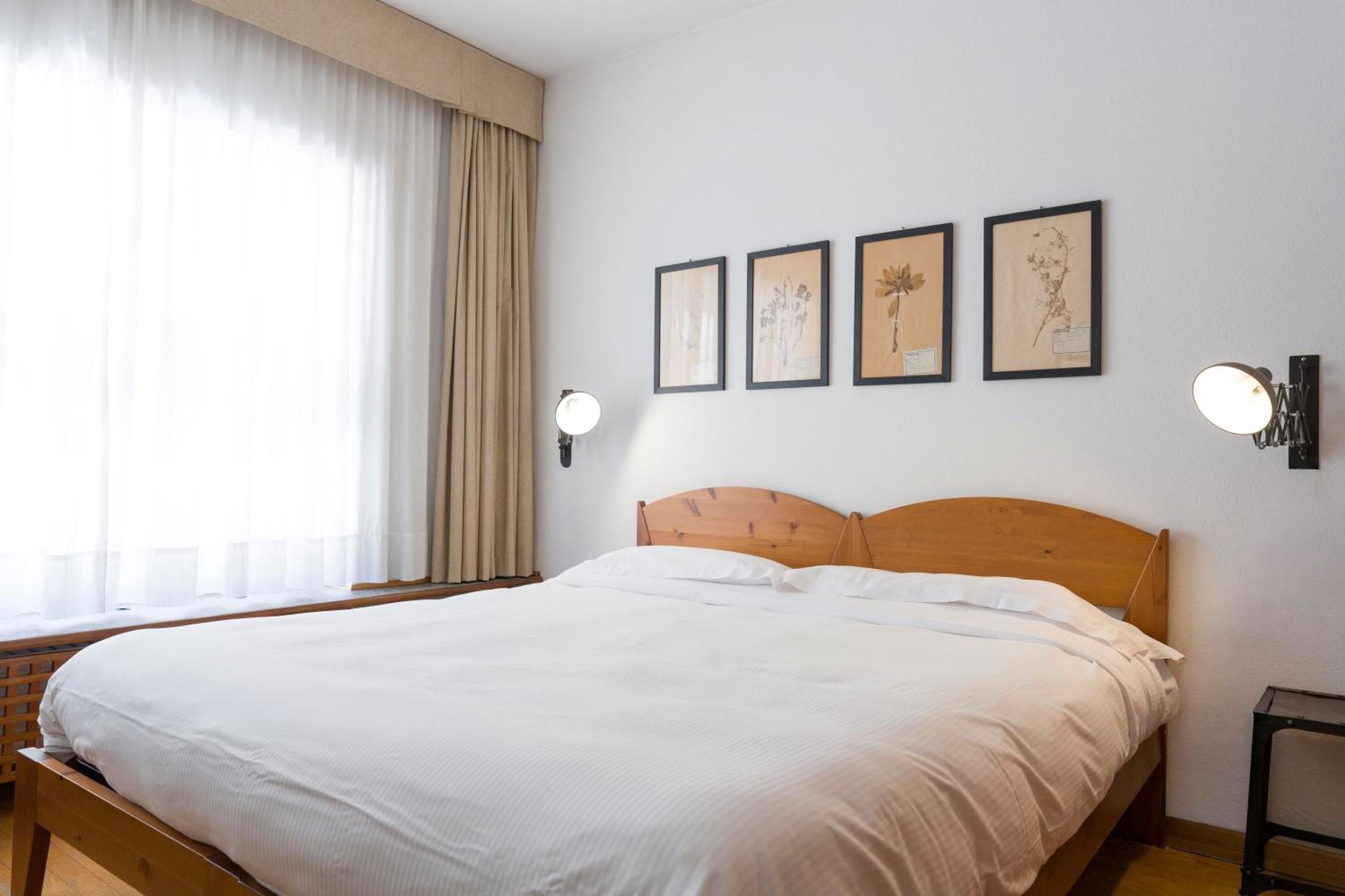 One-Bedroom Apartment with Balcony