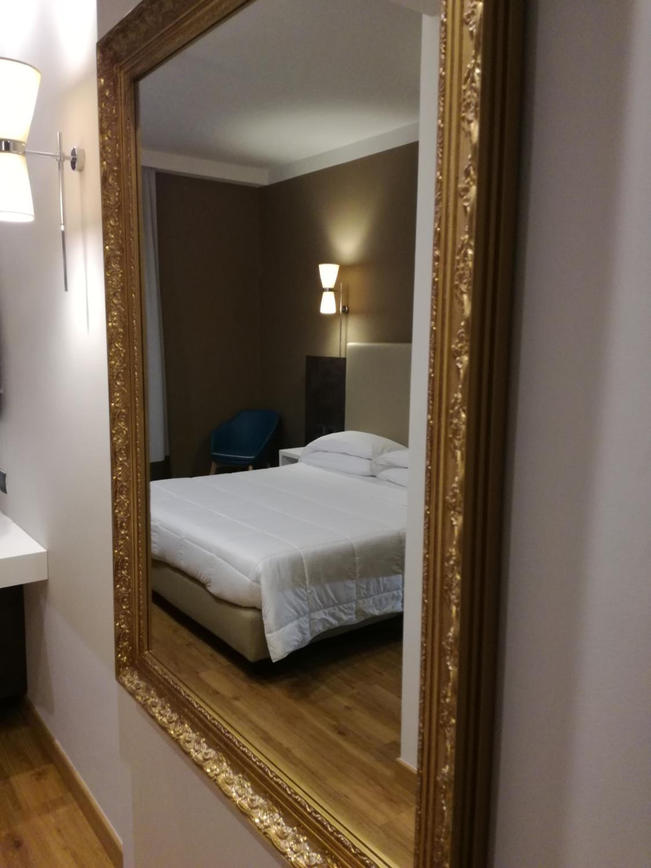 Superior Double or Twin Room - Photo 3