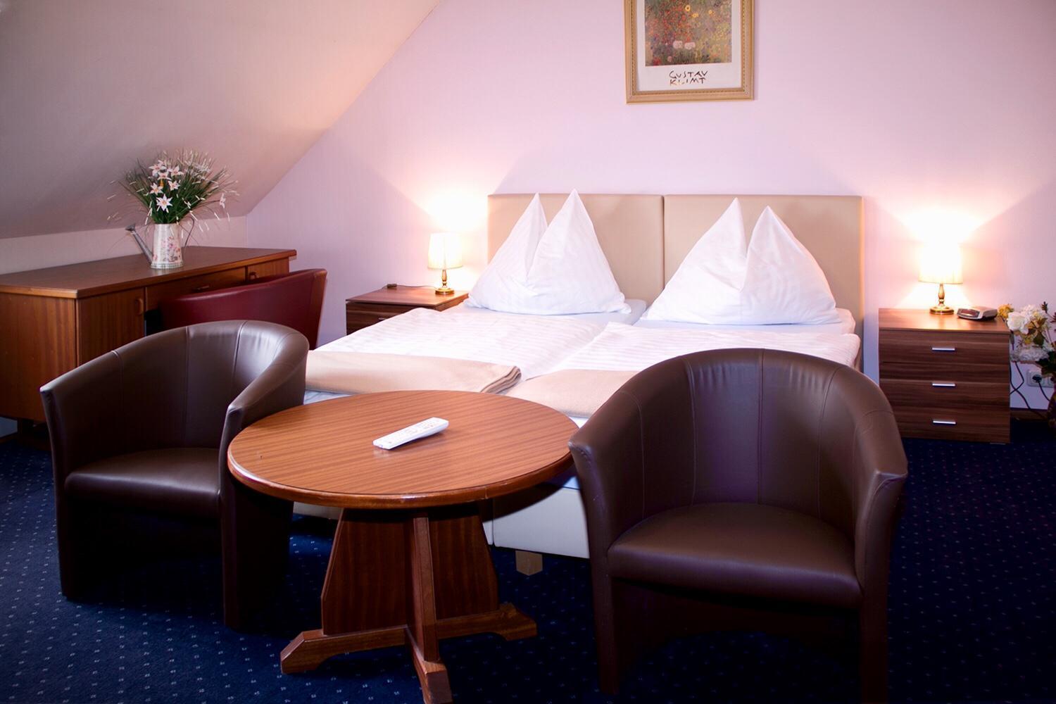 Double Room with Sofa Bed - Photo 3