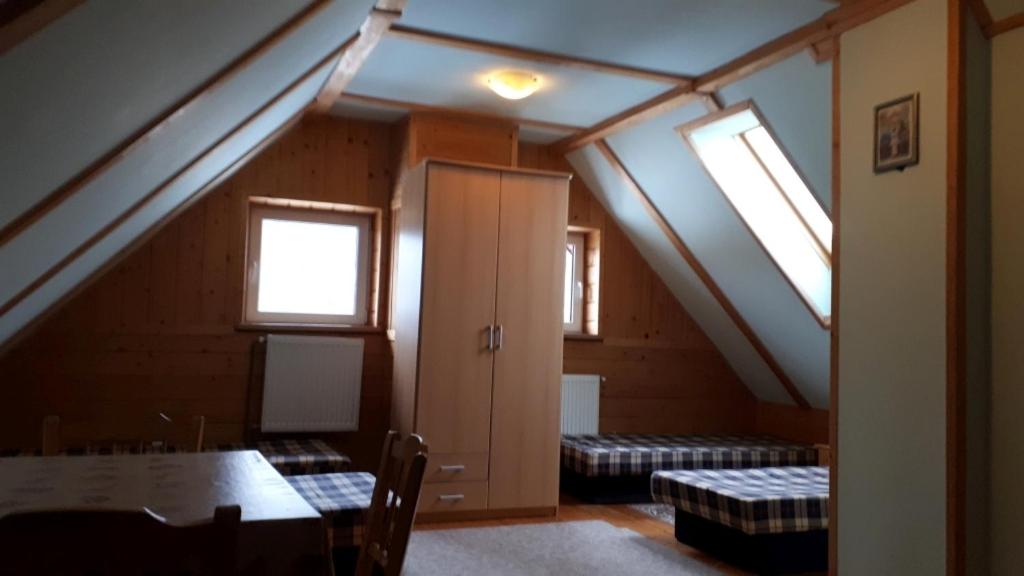 Quadruple Room with Private Bathroom photo 3