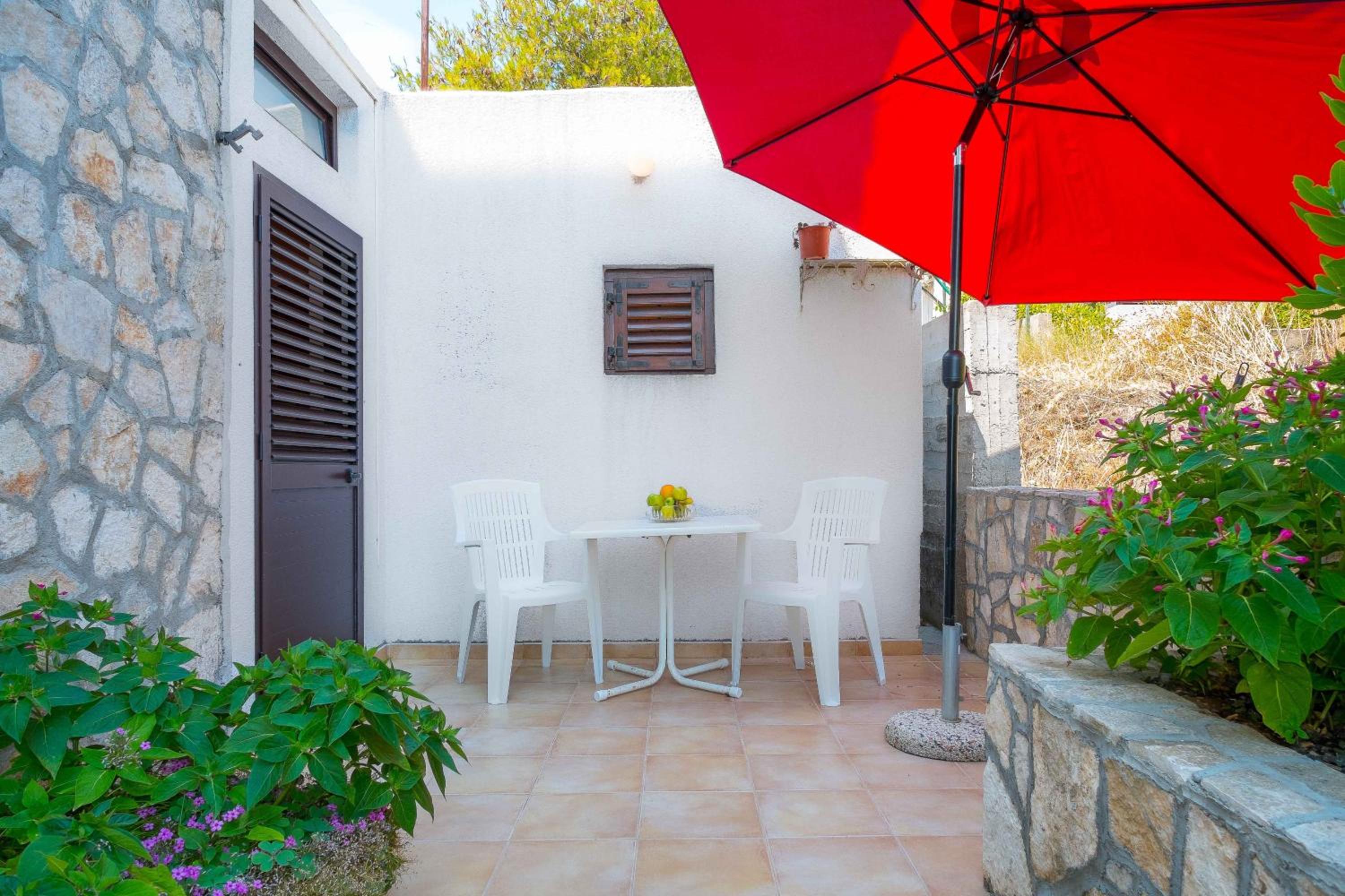 One-Bedroom Apartment with Patio (2 Adults) photo 3