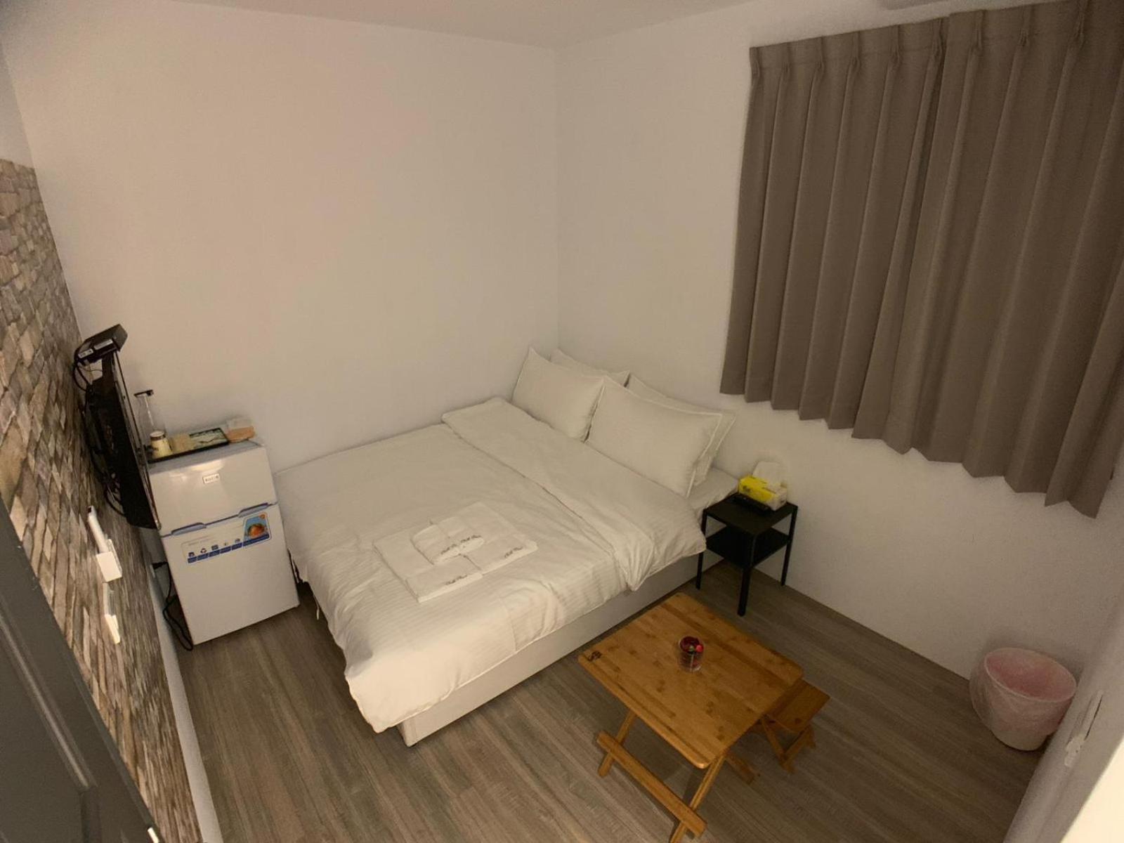 Small Double Room - Photo 7