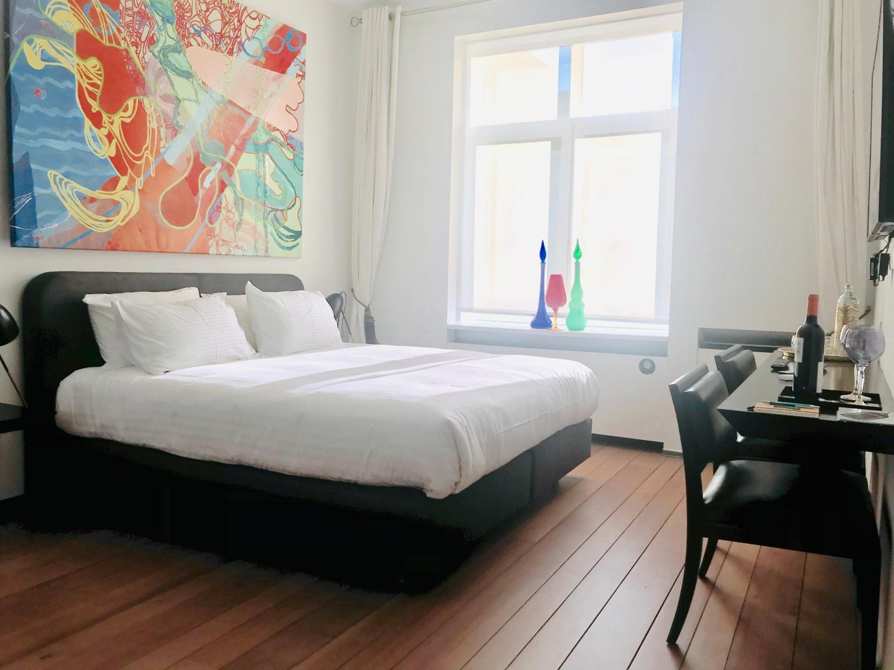 Double Room with Private Bathroom - Photo 33
