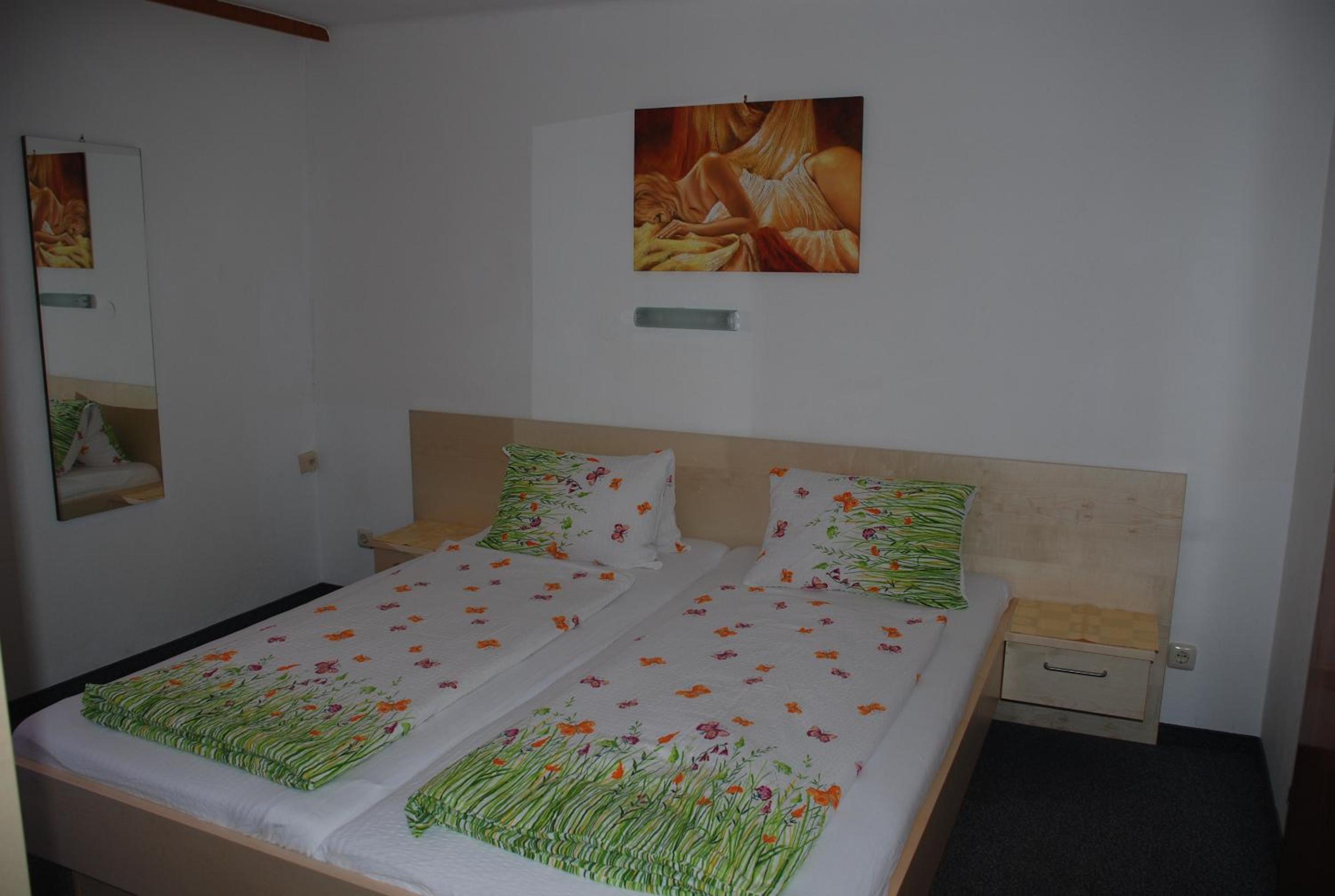 Double Room with Bath photo 3