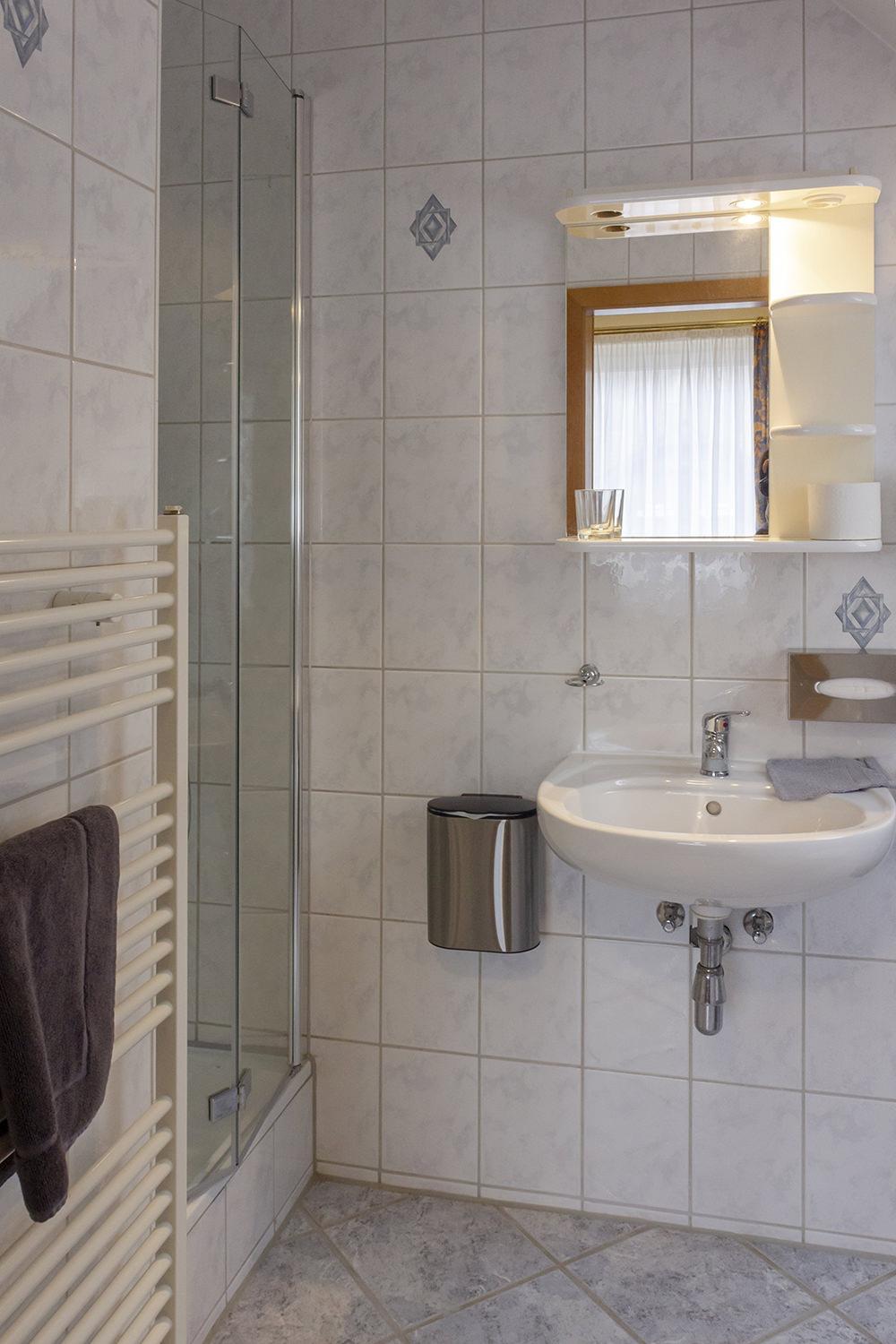 Single Room with Bathroom photo 2