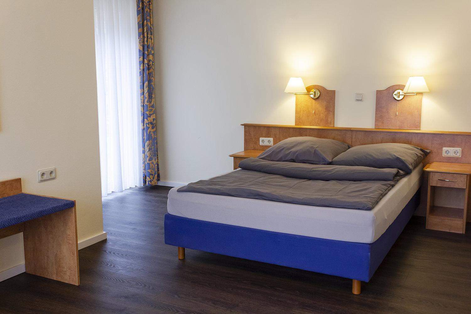 Deluxe Double Room with Bath - Photo 1
