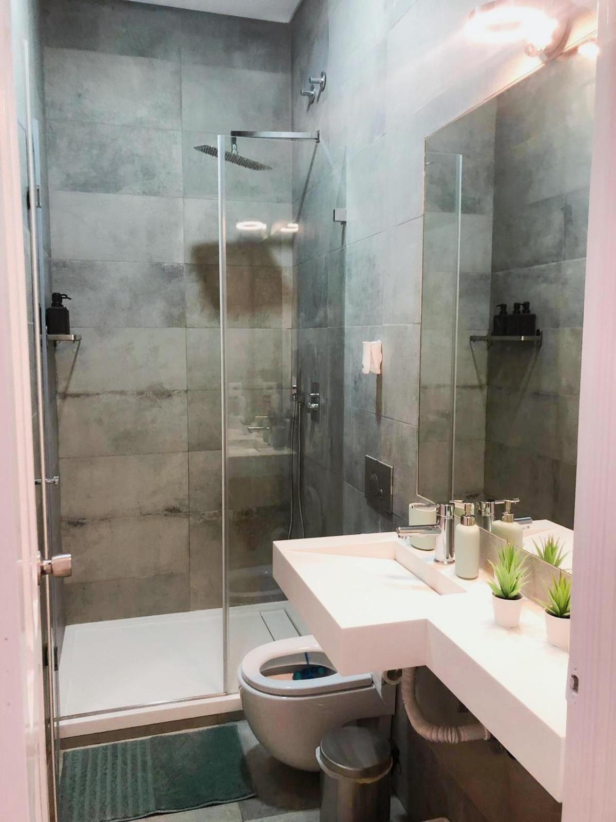 Double Room - Photo 11