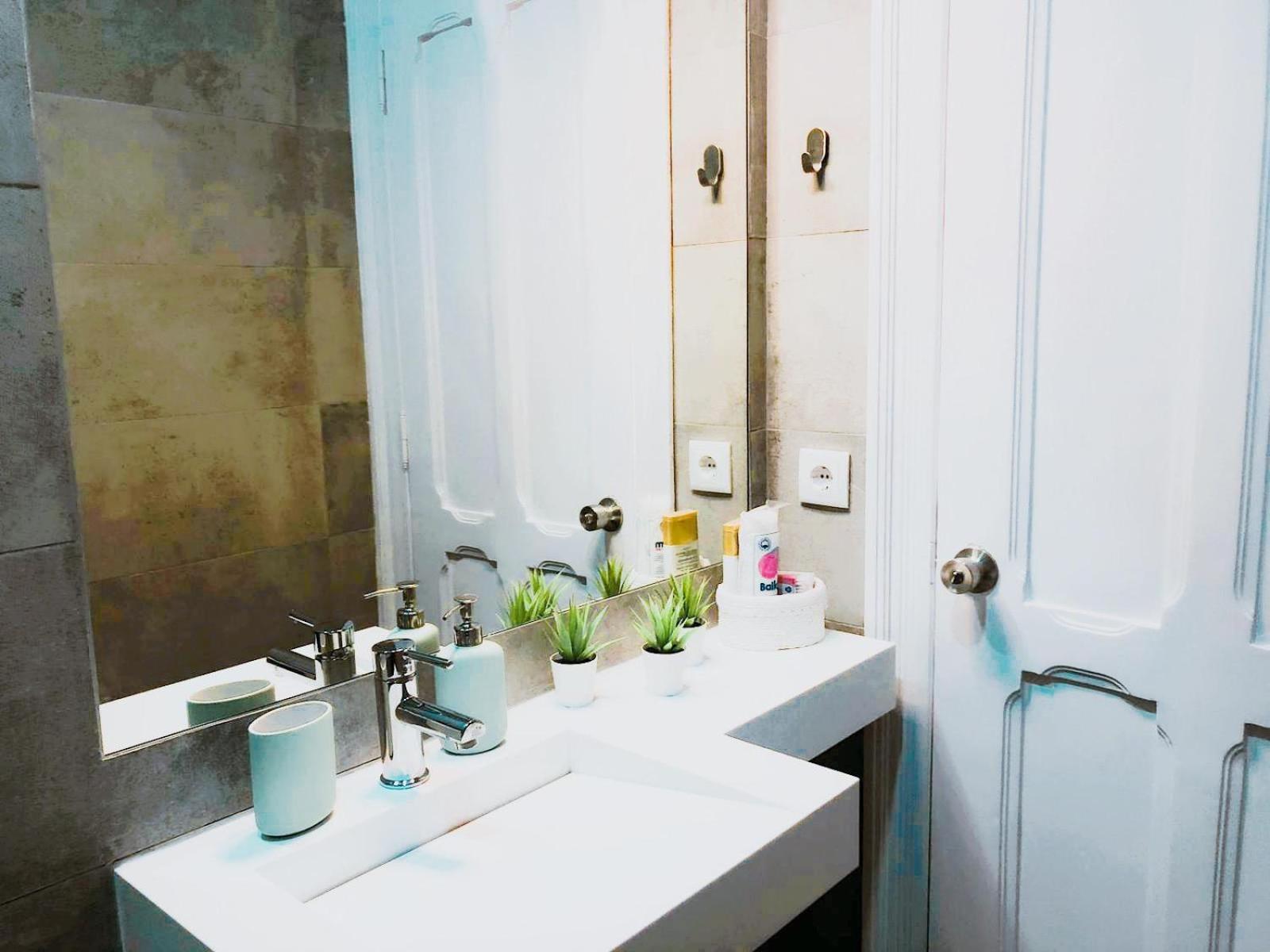 Double Room - Photo 10