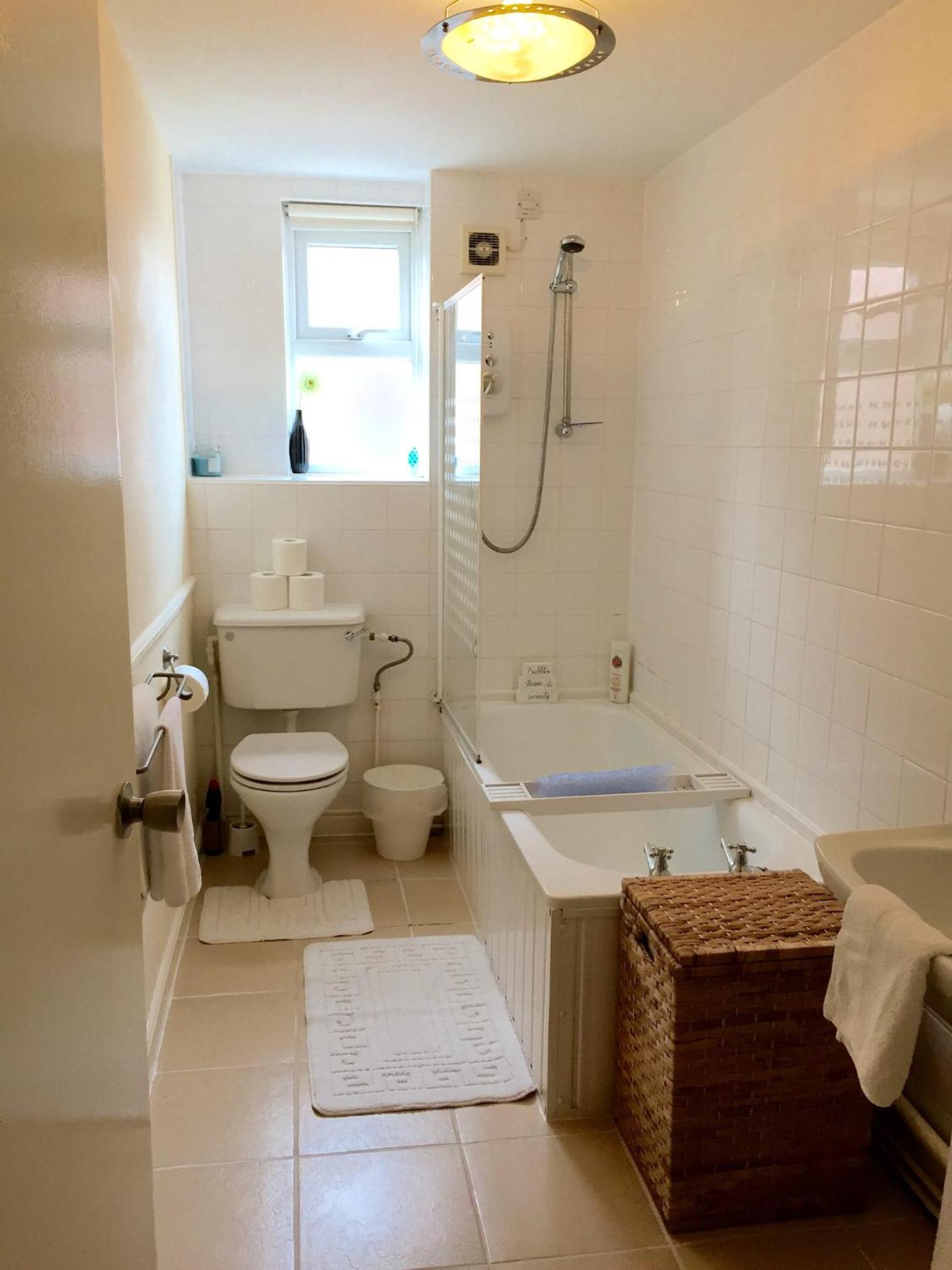 One-Bedroom Apartment - Photo 2