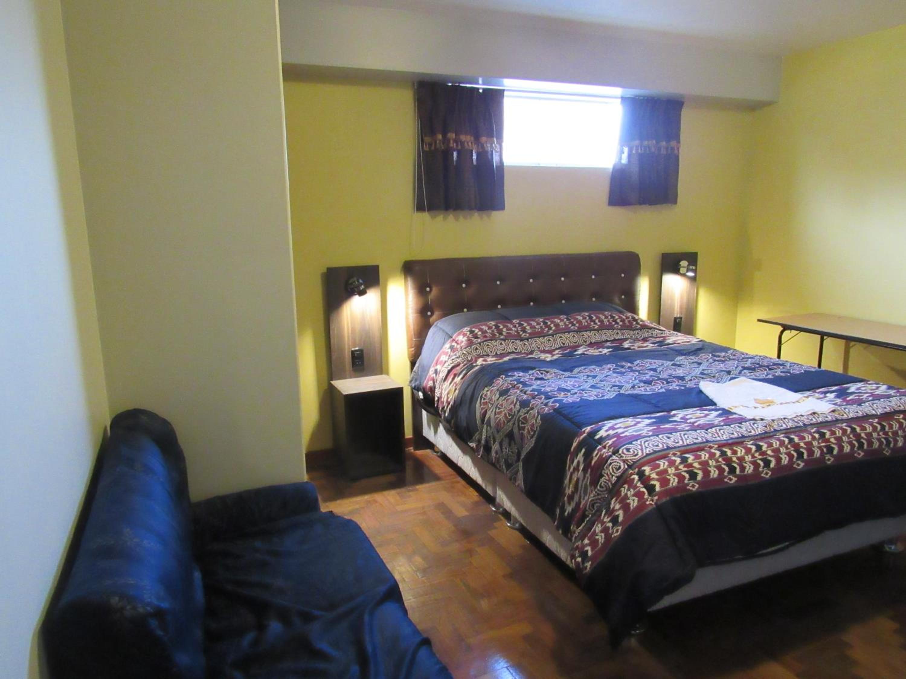 Queen Room photo 1