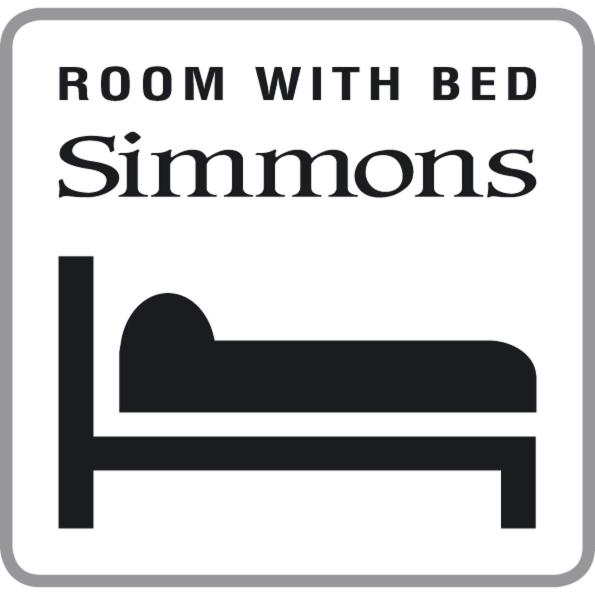Deluxe Queen Room with Two Queen Beds - Photo 28
