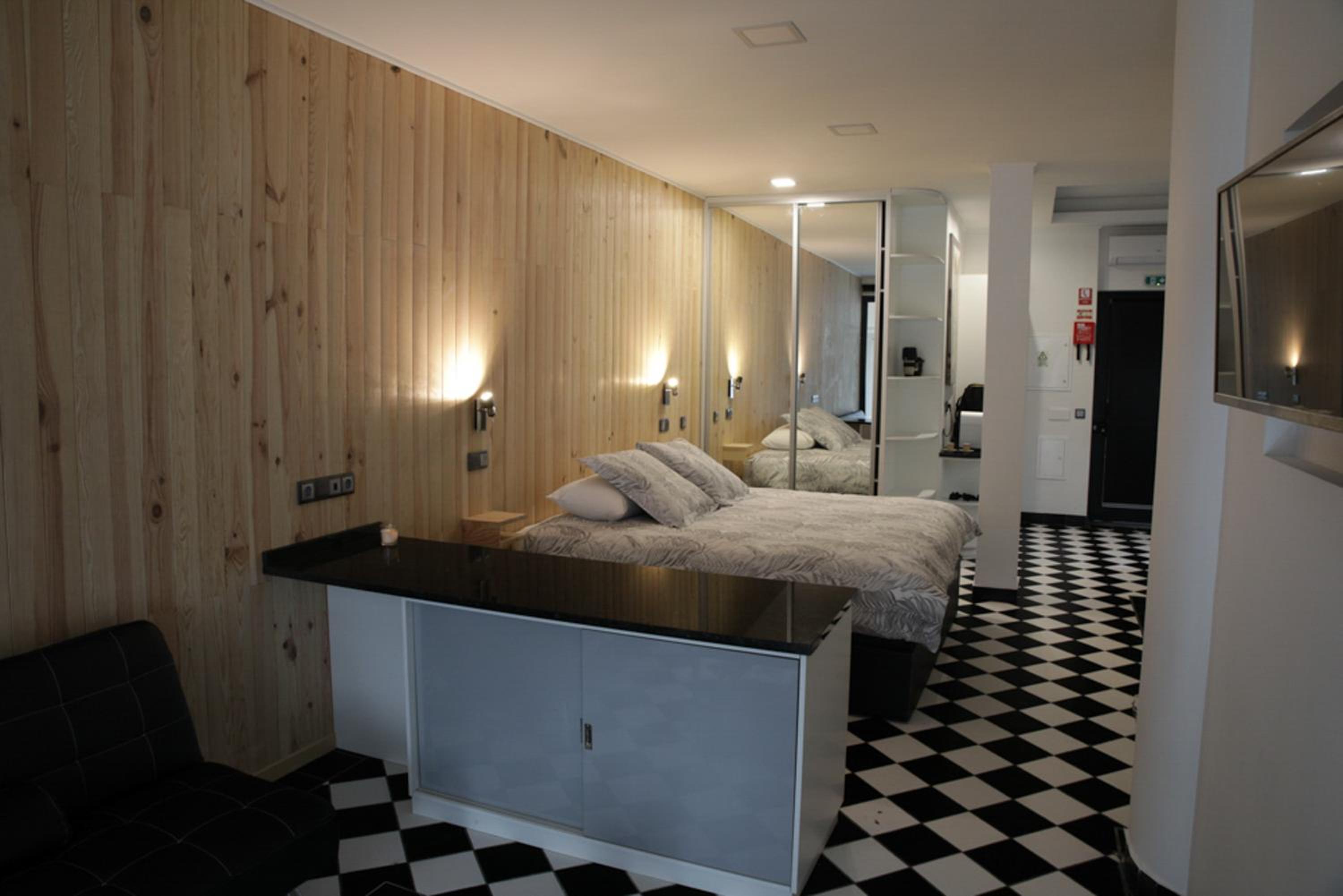 Studio Apartment photo 1