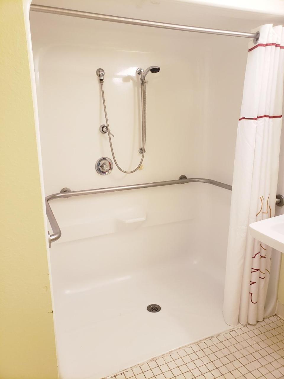 Queen Suite with Roll-In Shower - Accessible/Non Smoking photo 1