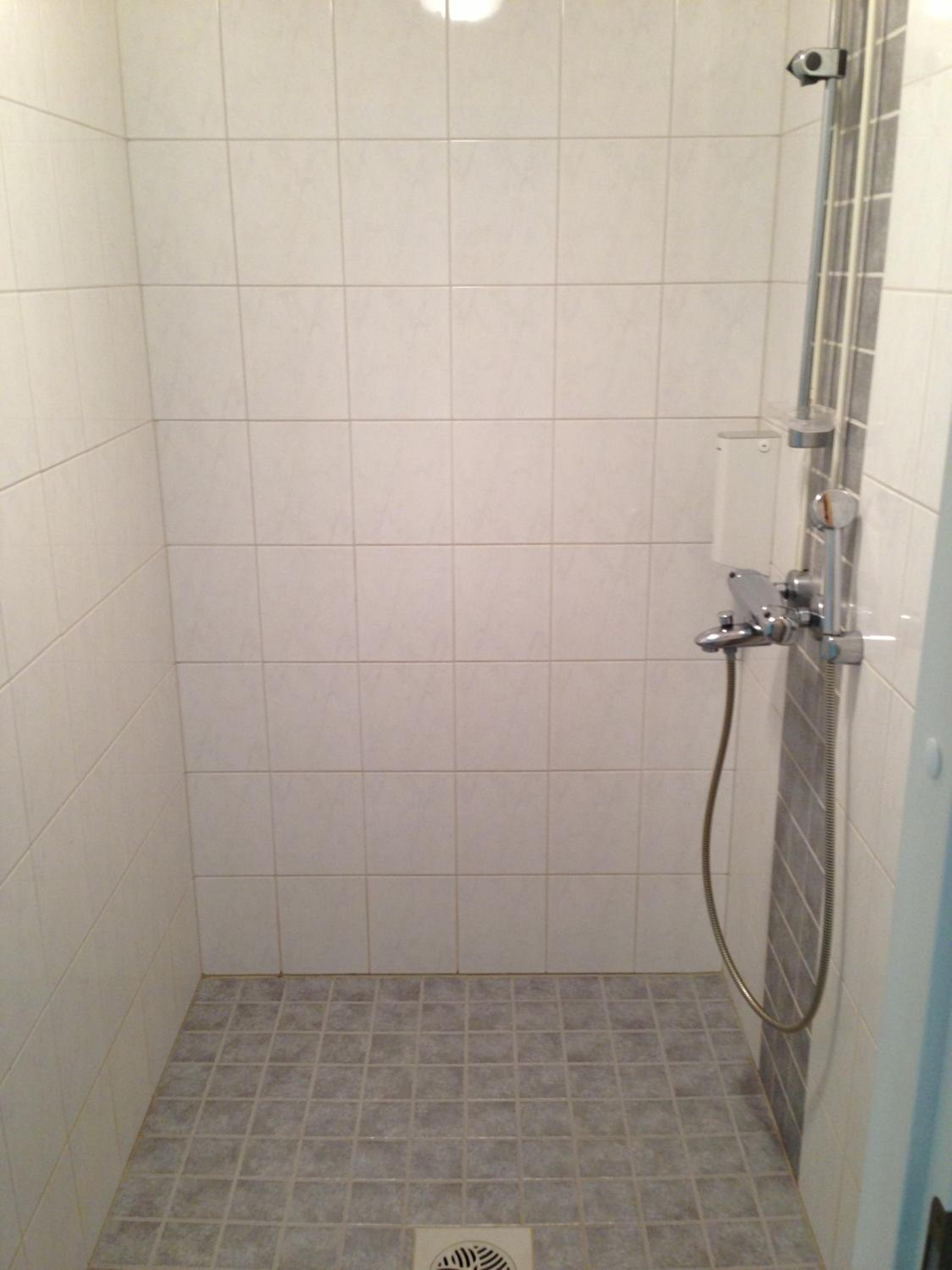 One-Bedroom Apartment with Sauna - Photo 11