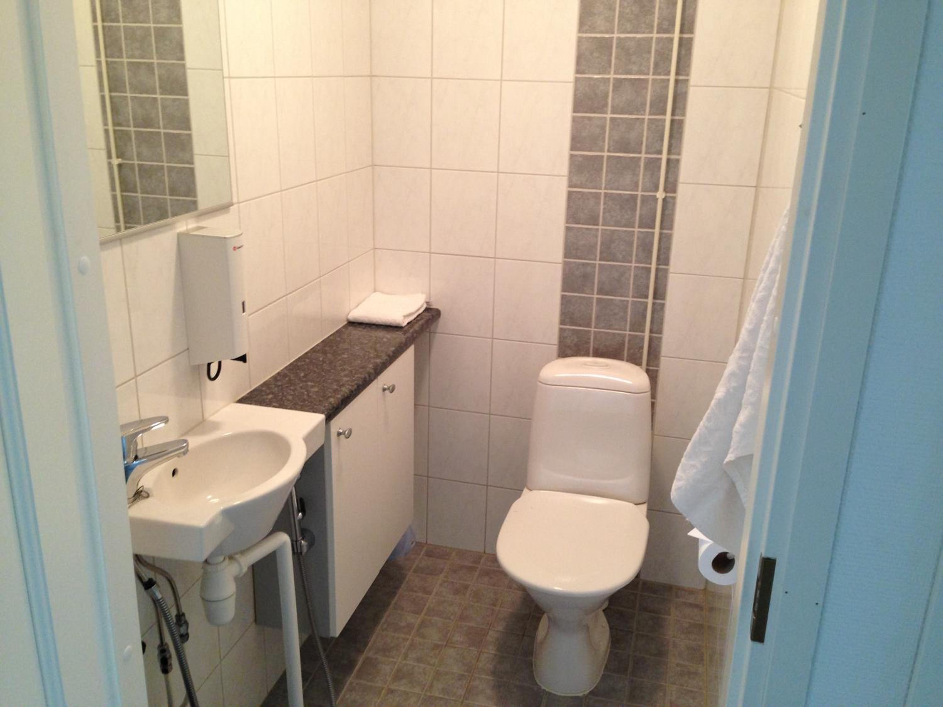 One-Bedroom Apartment with Sauna - Photo 13