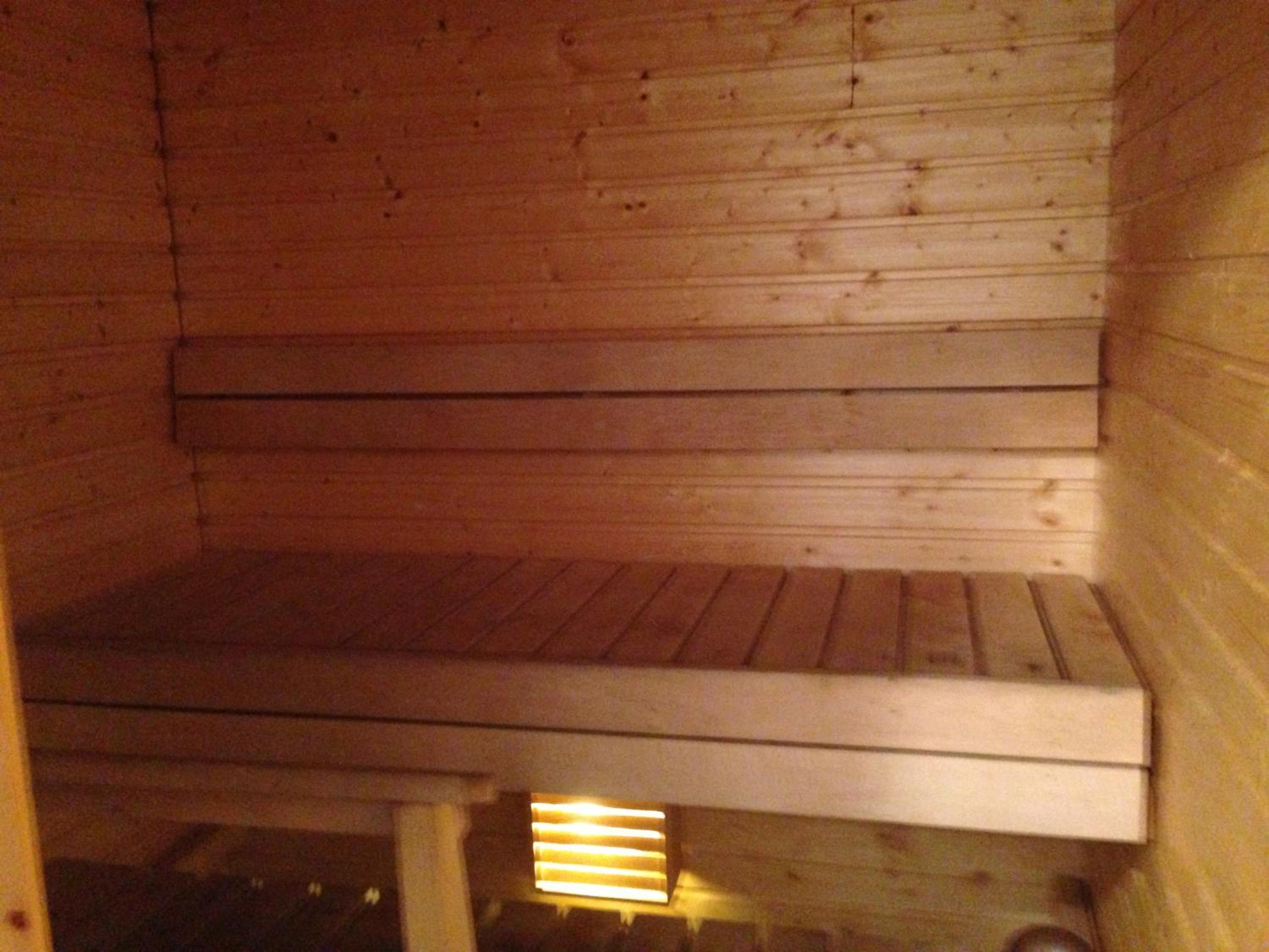 One-Bedroom Apartment with Sauna - Photo 14