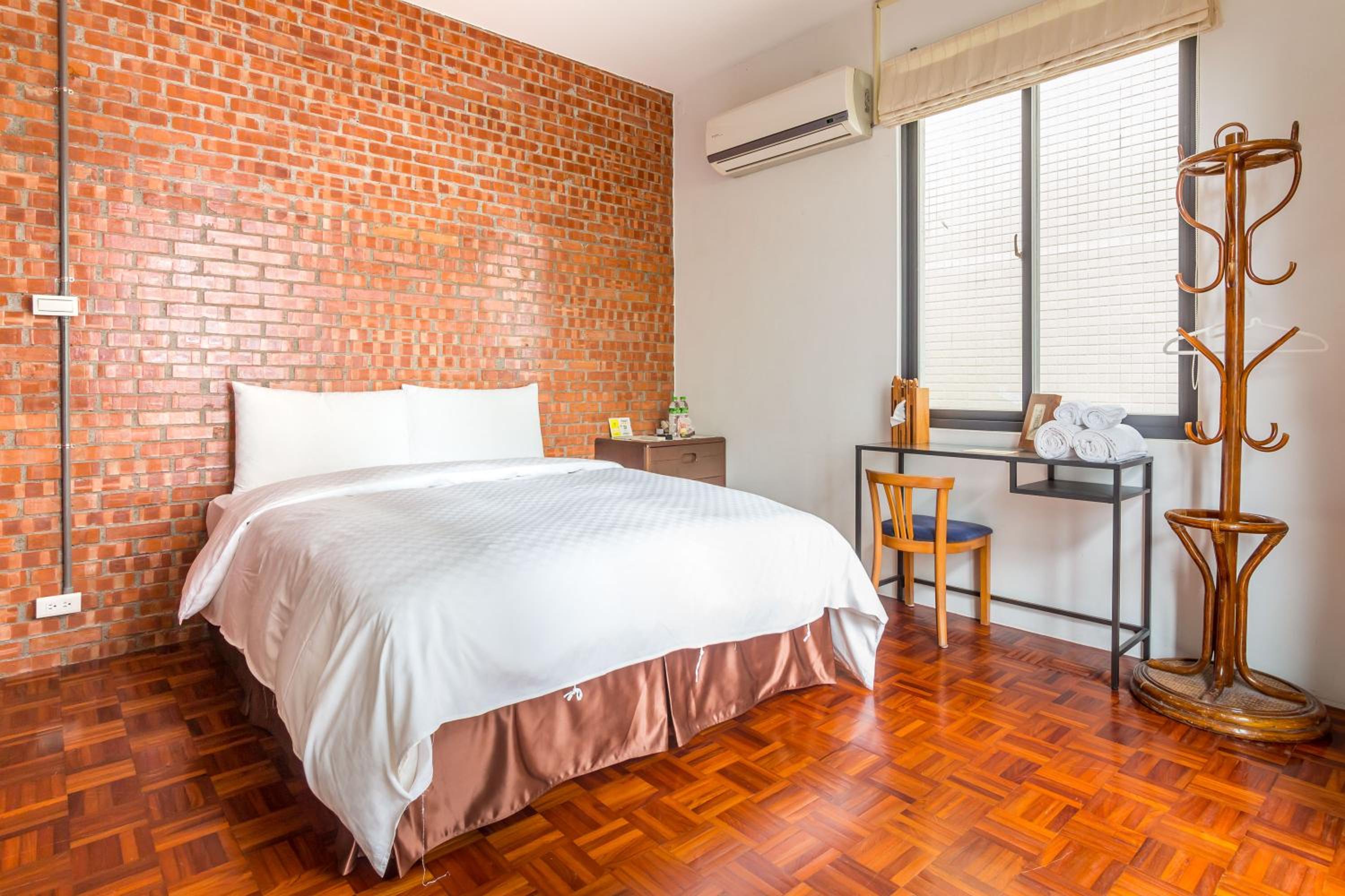 Double Room with Balcony and Garden View