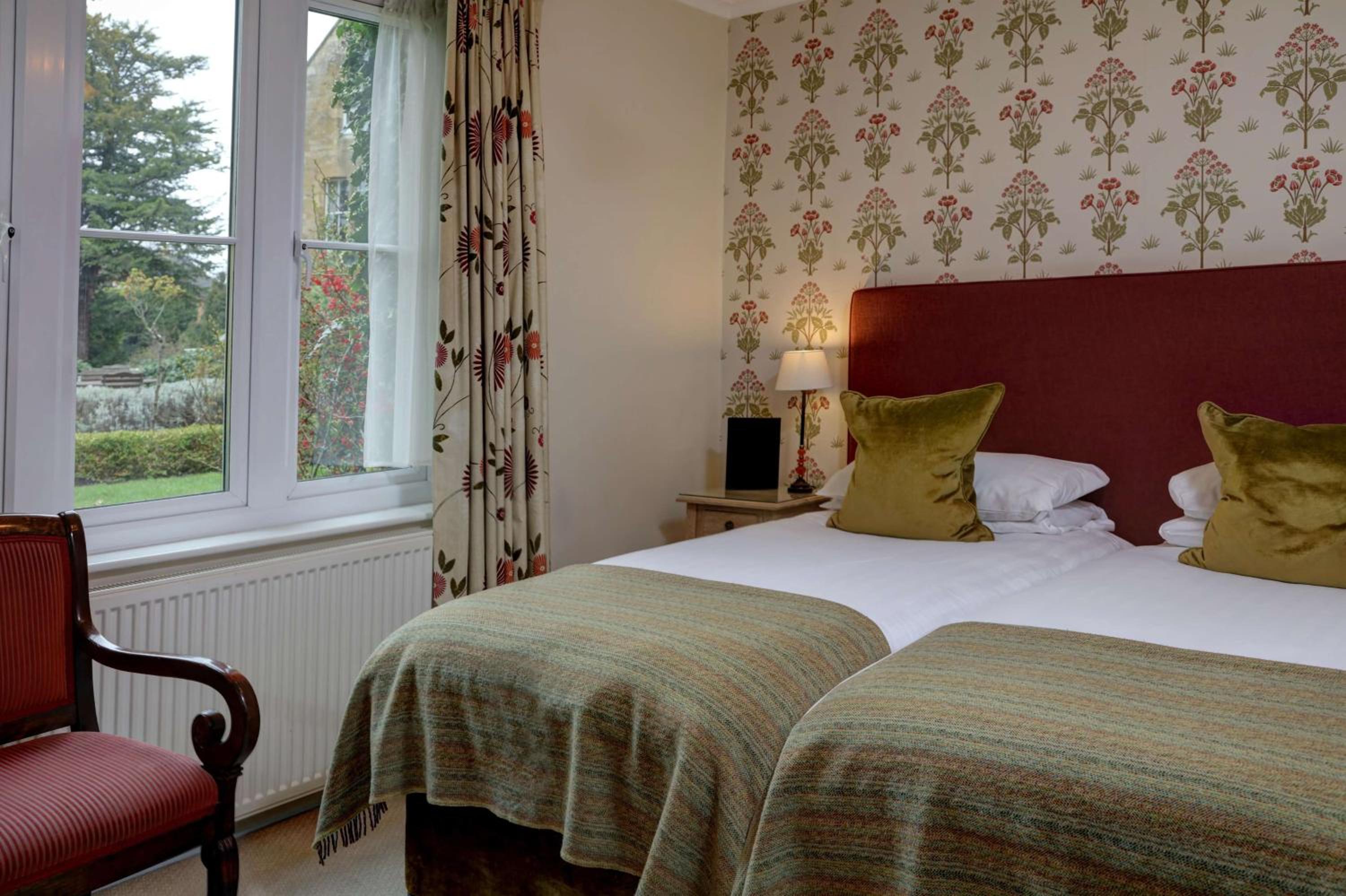 Standard Twin Room - Photo 2
