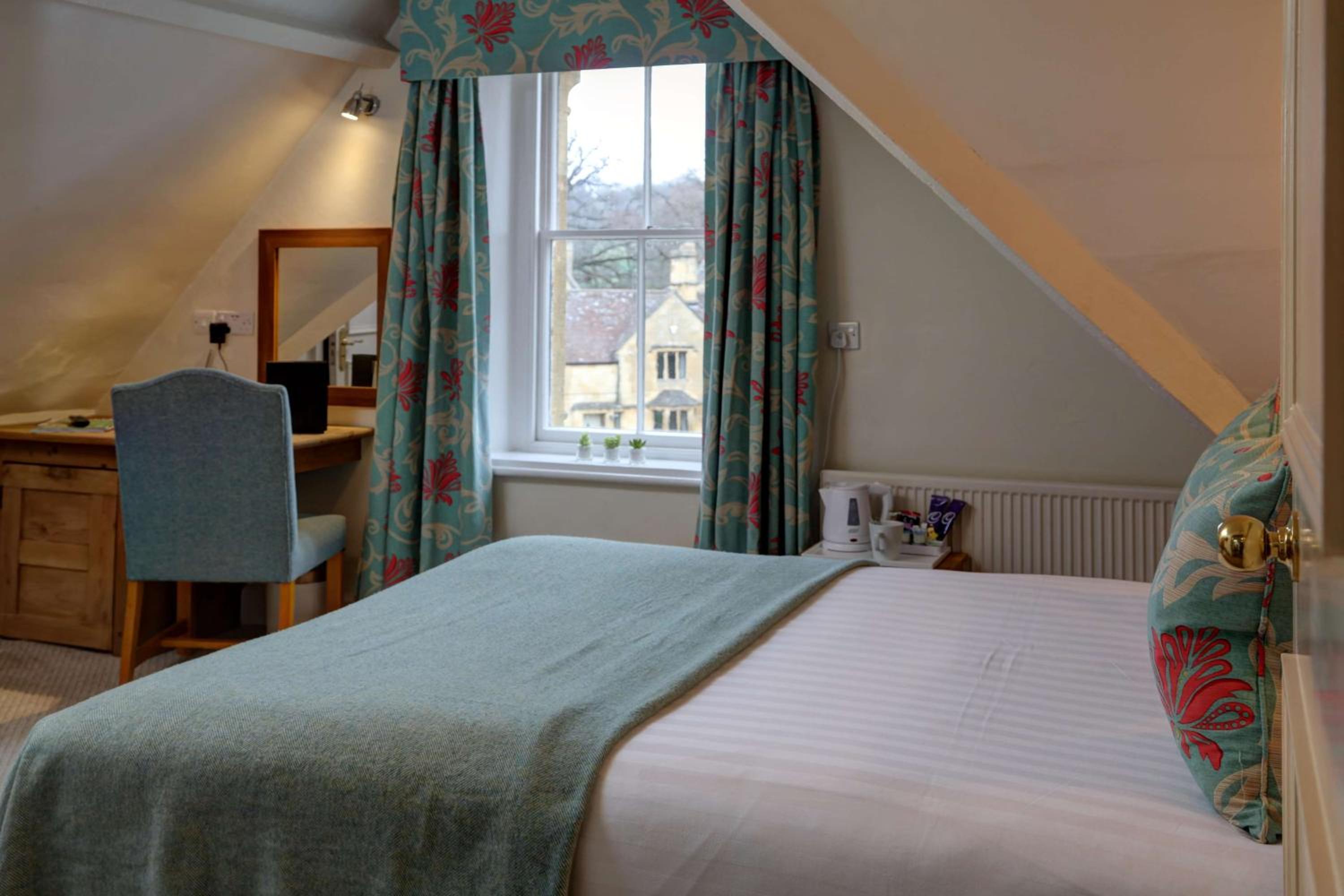 1 Double Bed Non-Smoking Small Room - Photo 1