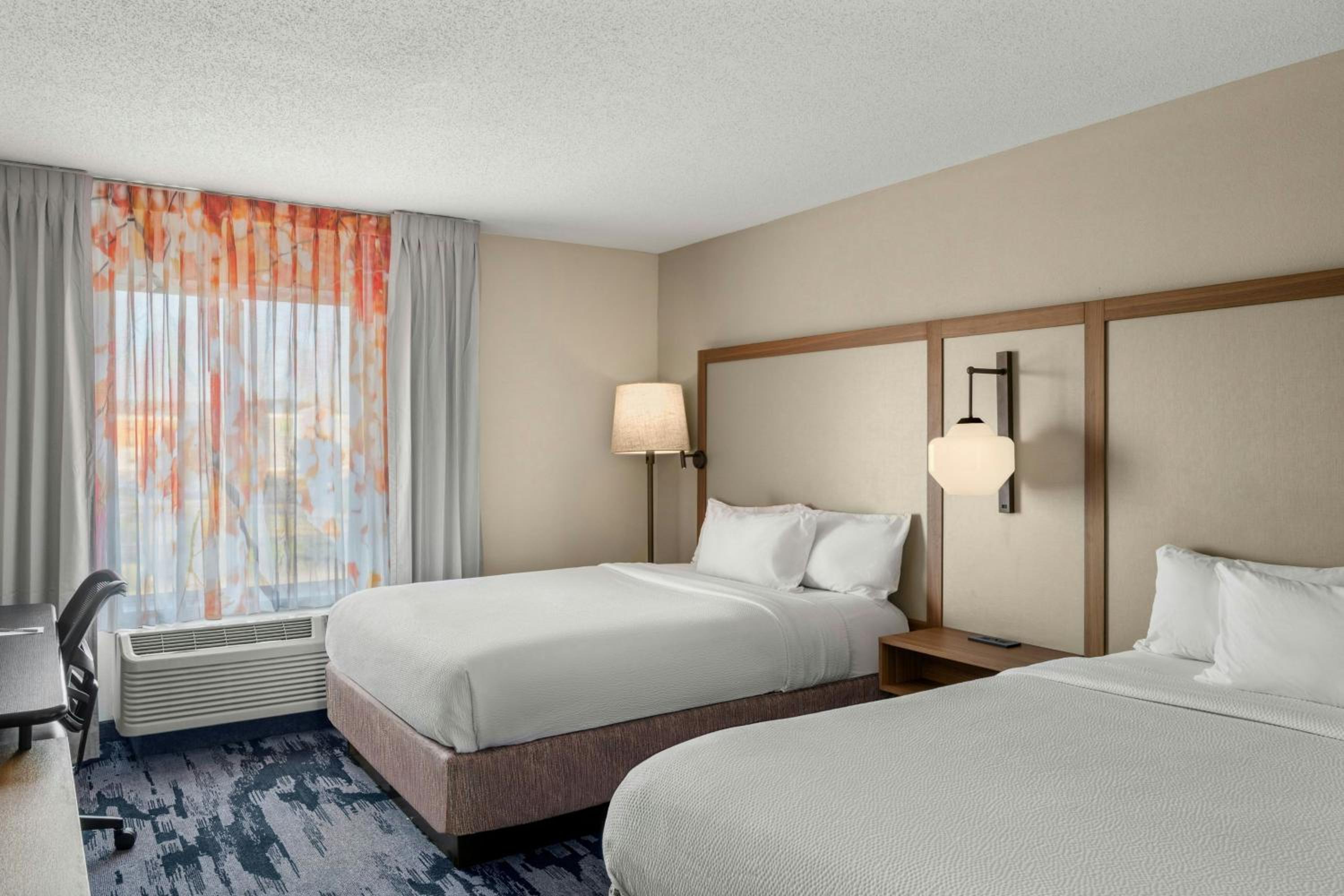 Queen Room with Two Queen Beds and Bathtub - Mobility Access/Hearing Accessible