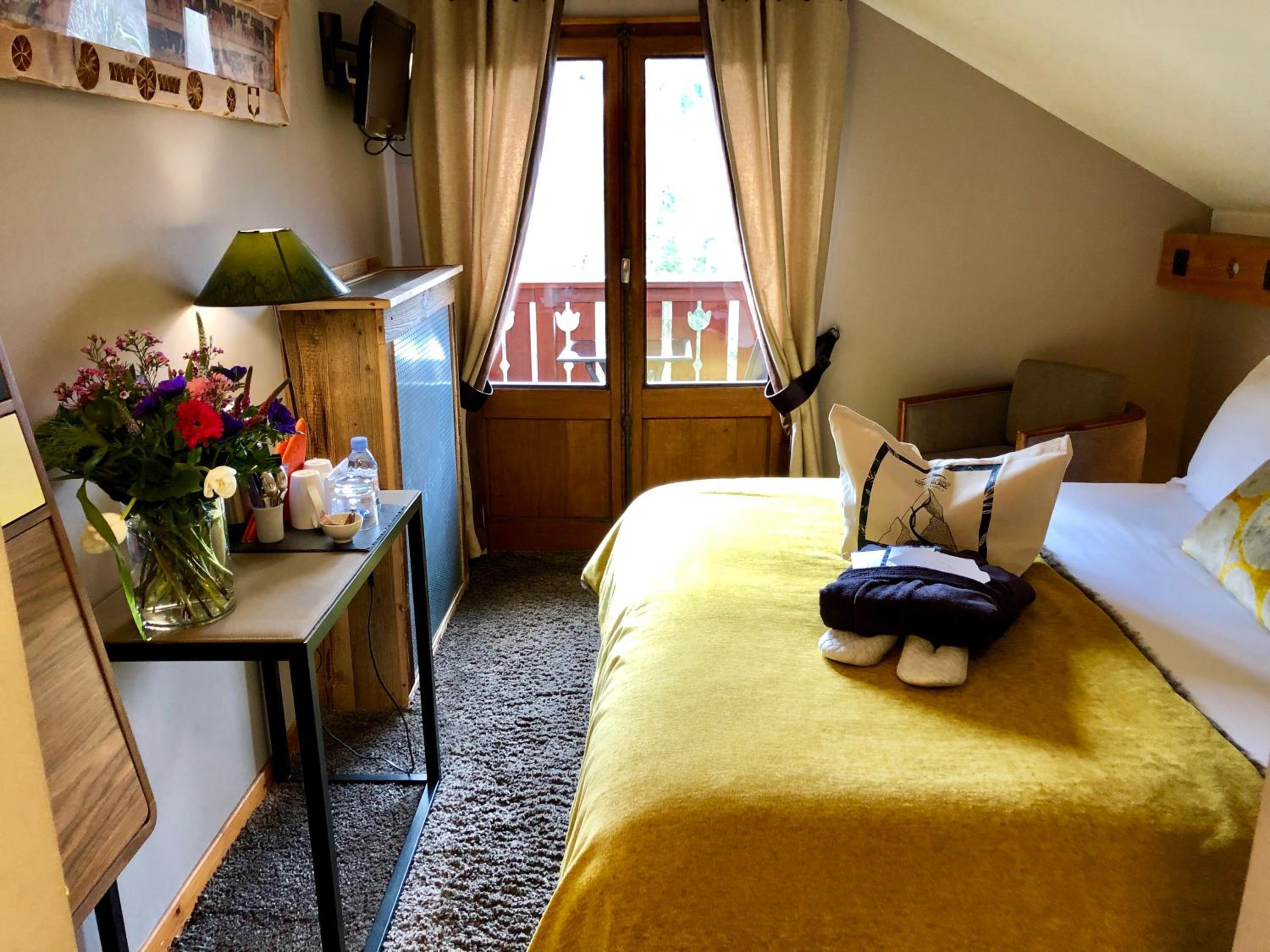 Quadruple Room with Mountain View - Photo 6