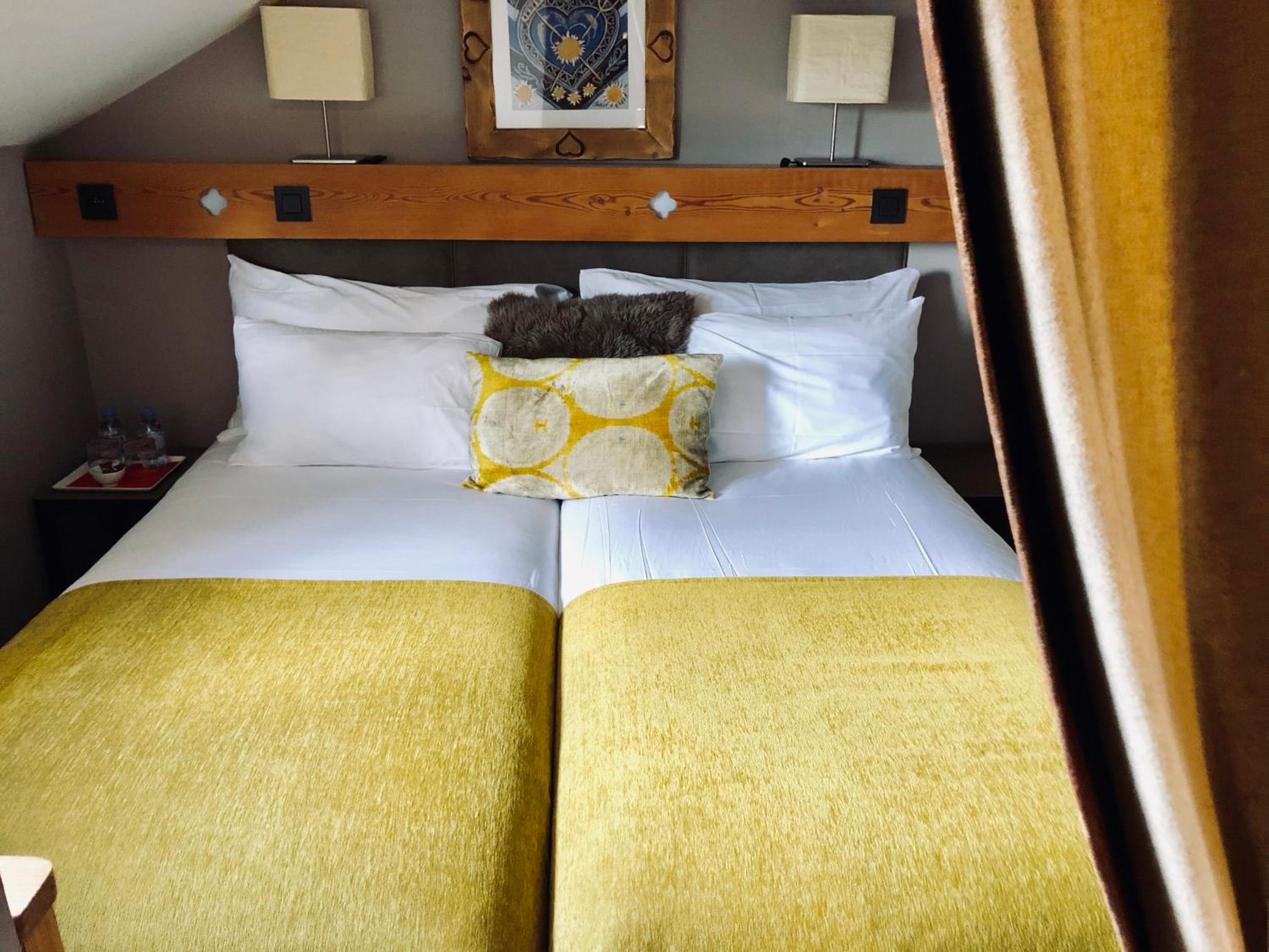 Quadruple Room with Mountain View - Photo 2