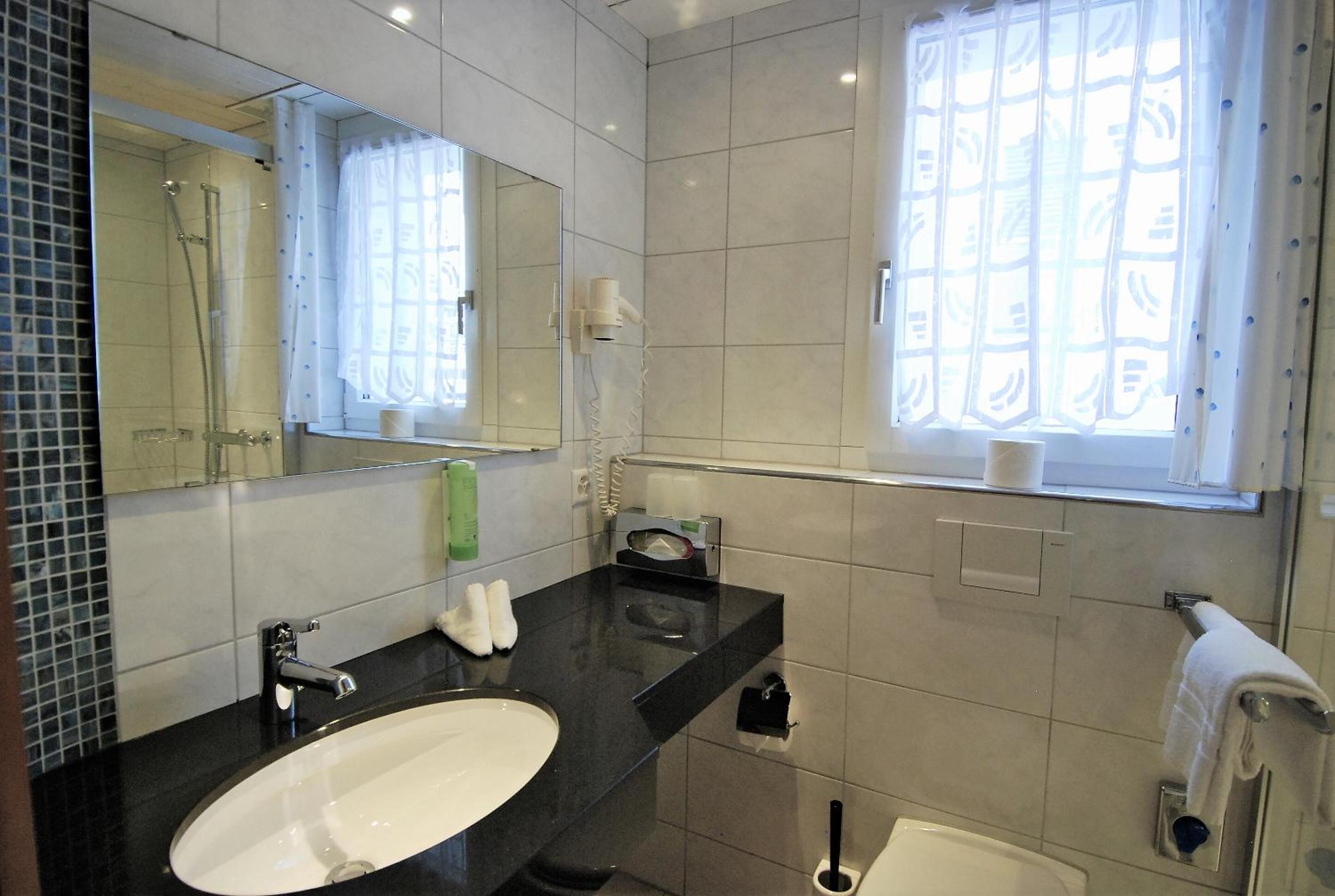Triple Room with Shower photo 2