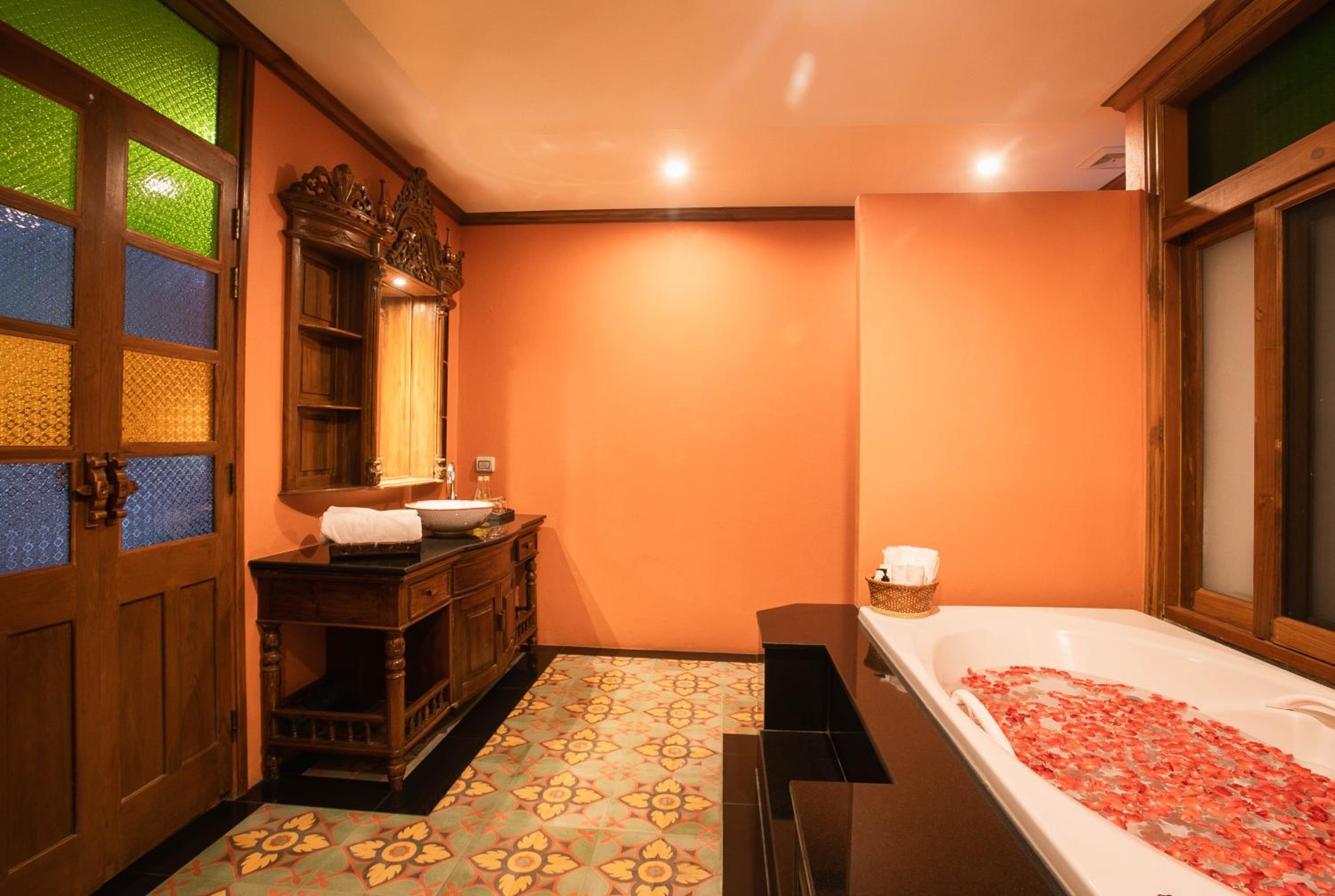 Executive Suite with Pool Access