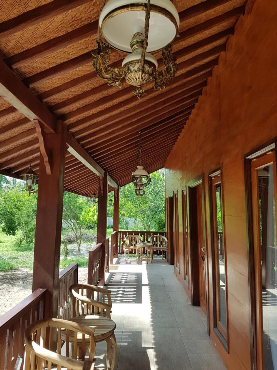 Suite - Photo 16
