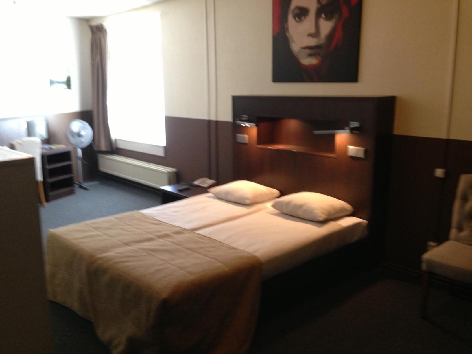 Standard Double Room with Two Single Beds - Photo 6