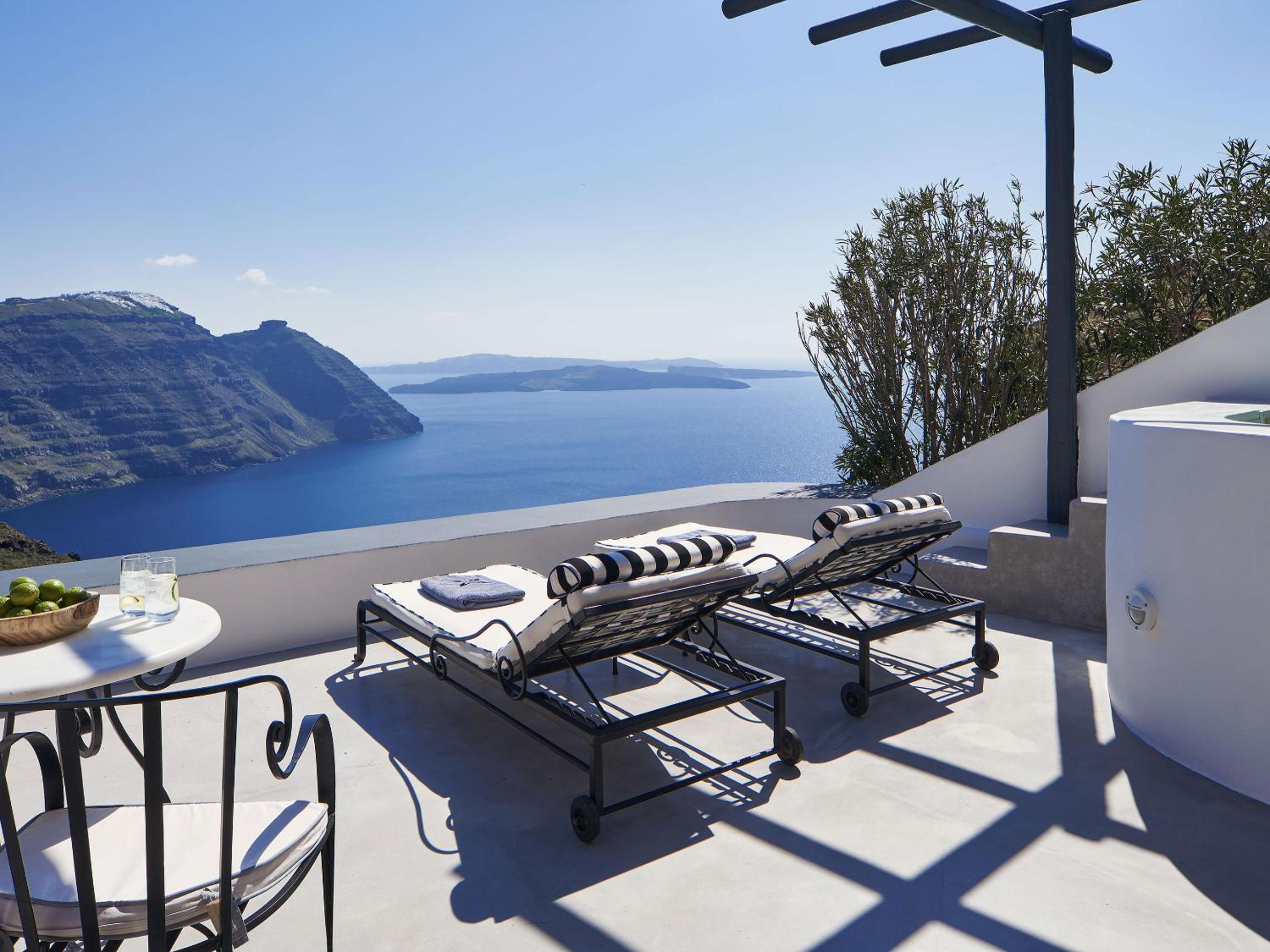 Master Suite with Sea View and Hot Tub - Photo 9