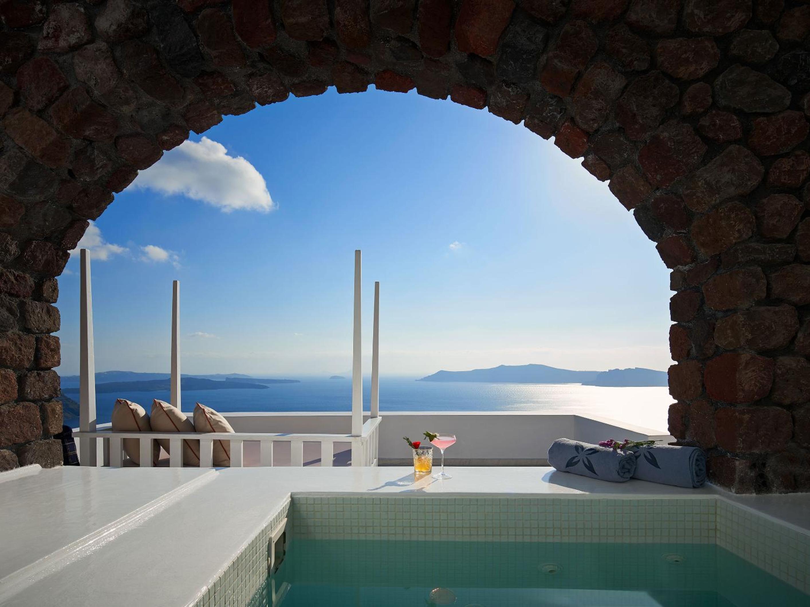 Superior Suite with Sea View and Hot Tub - Photo 8