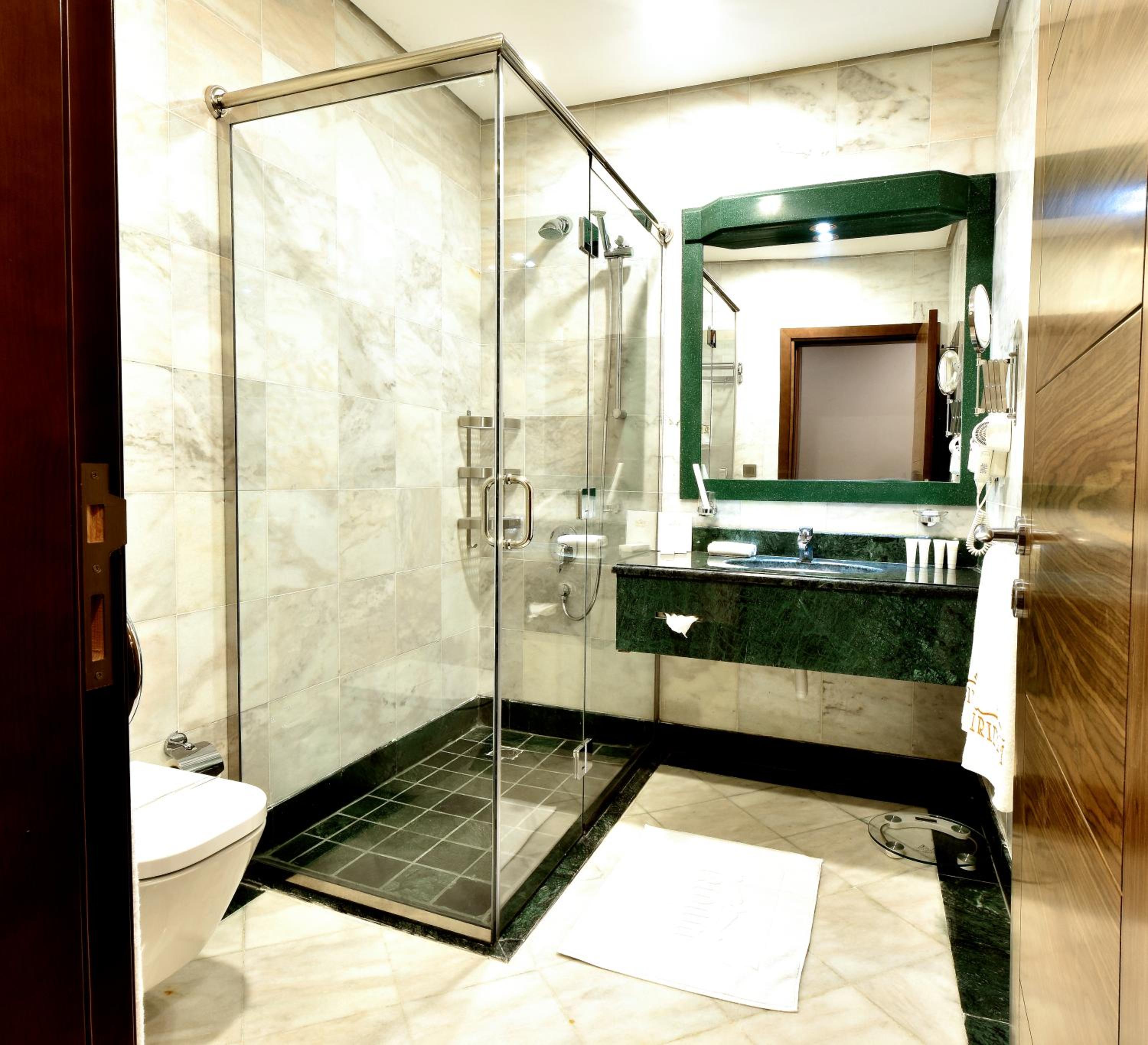 Standard Twin Room City View - Photo 5