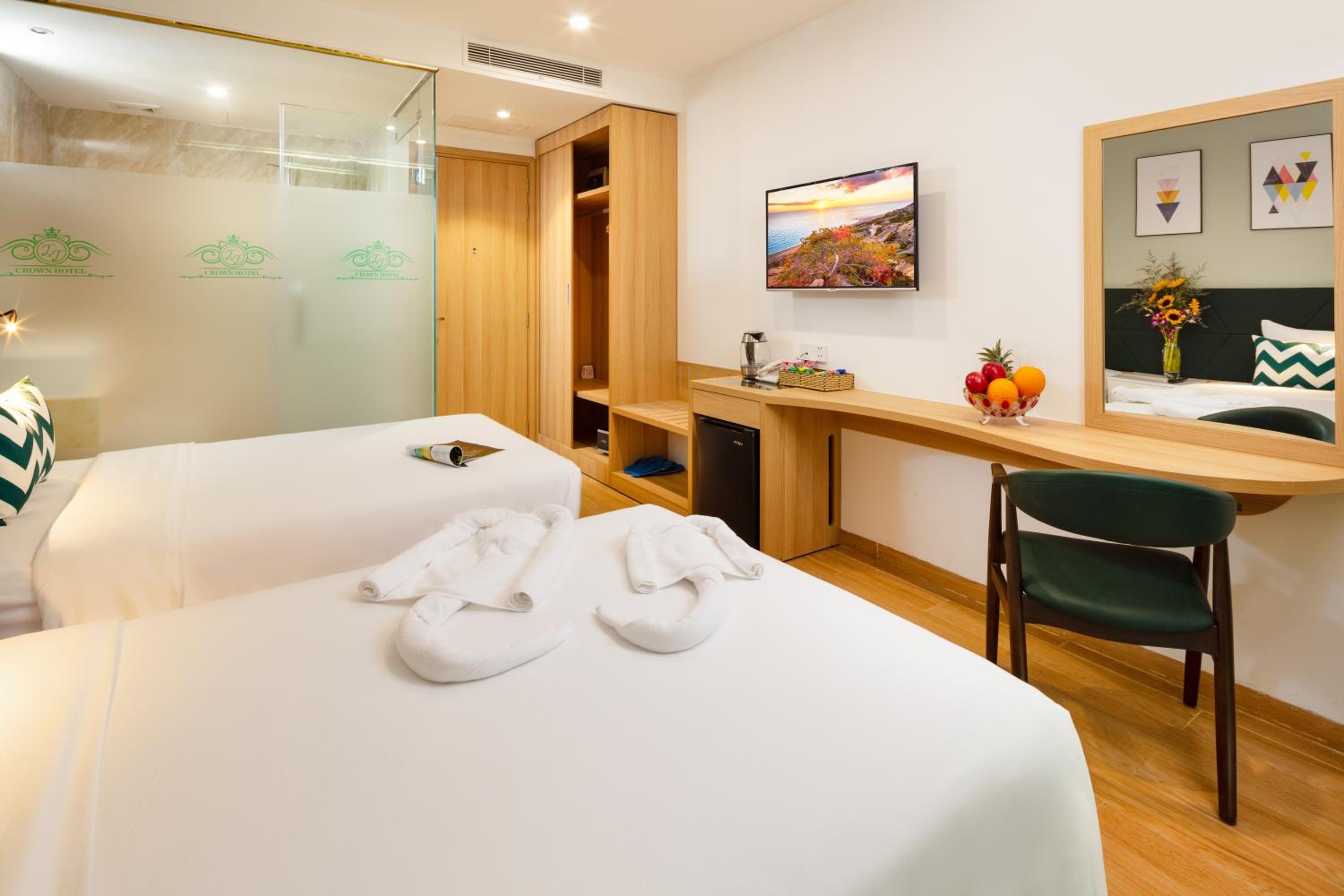 Superior Double or Twin Room with City View - Photo 4