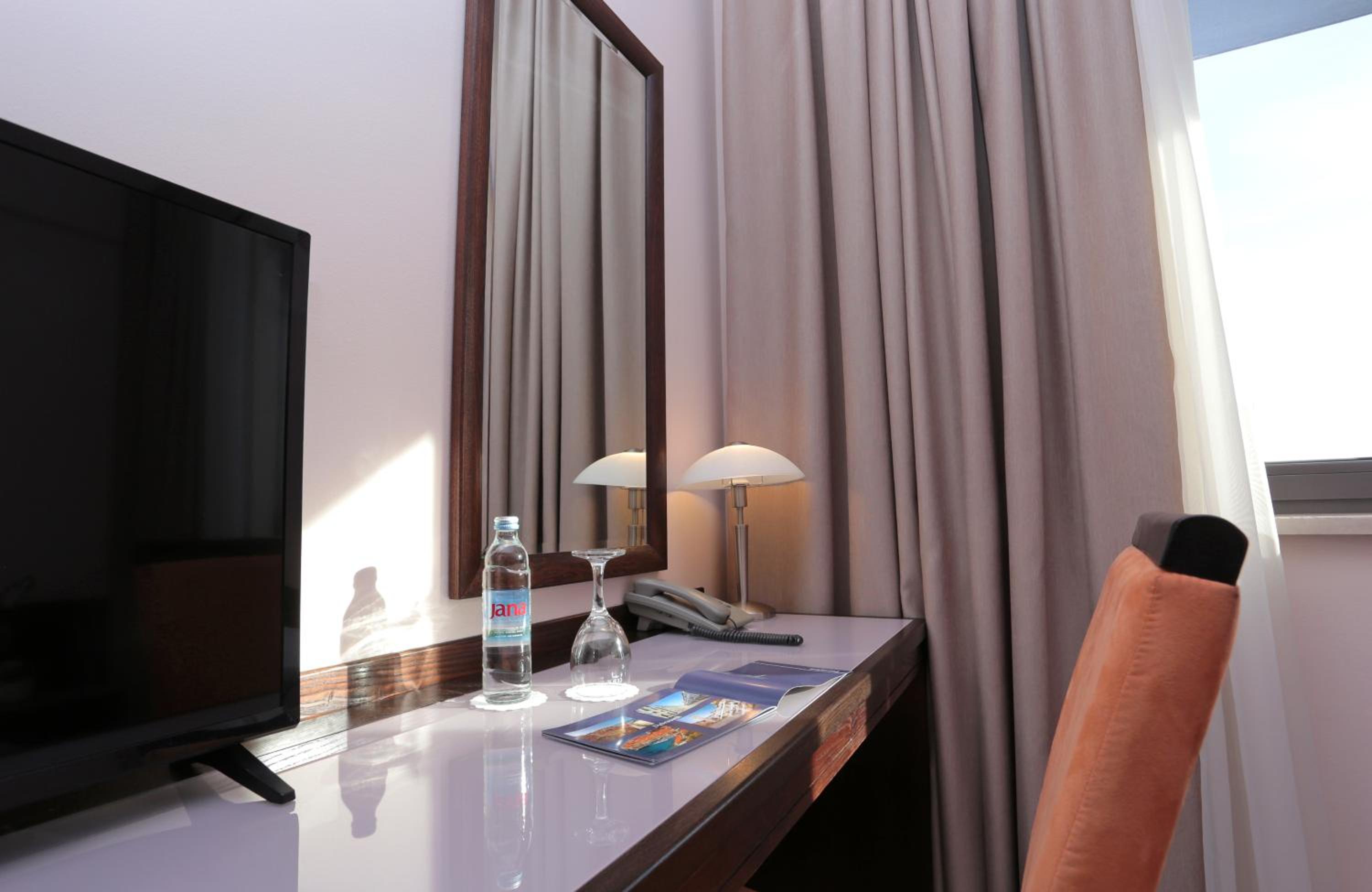 Double or Twin Room - Photo 6