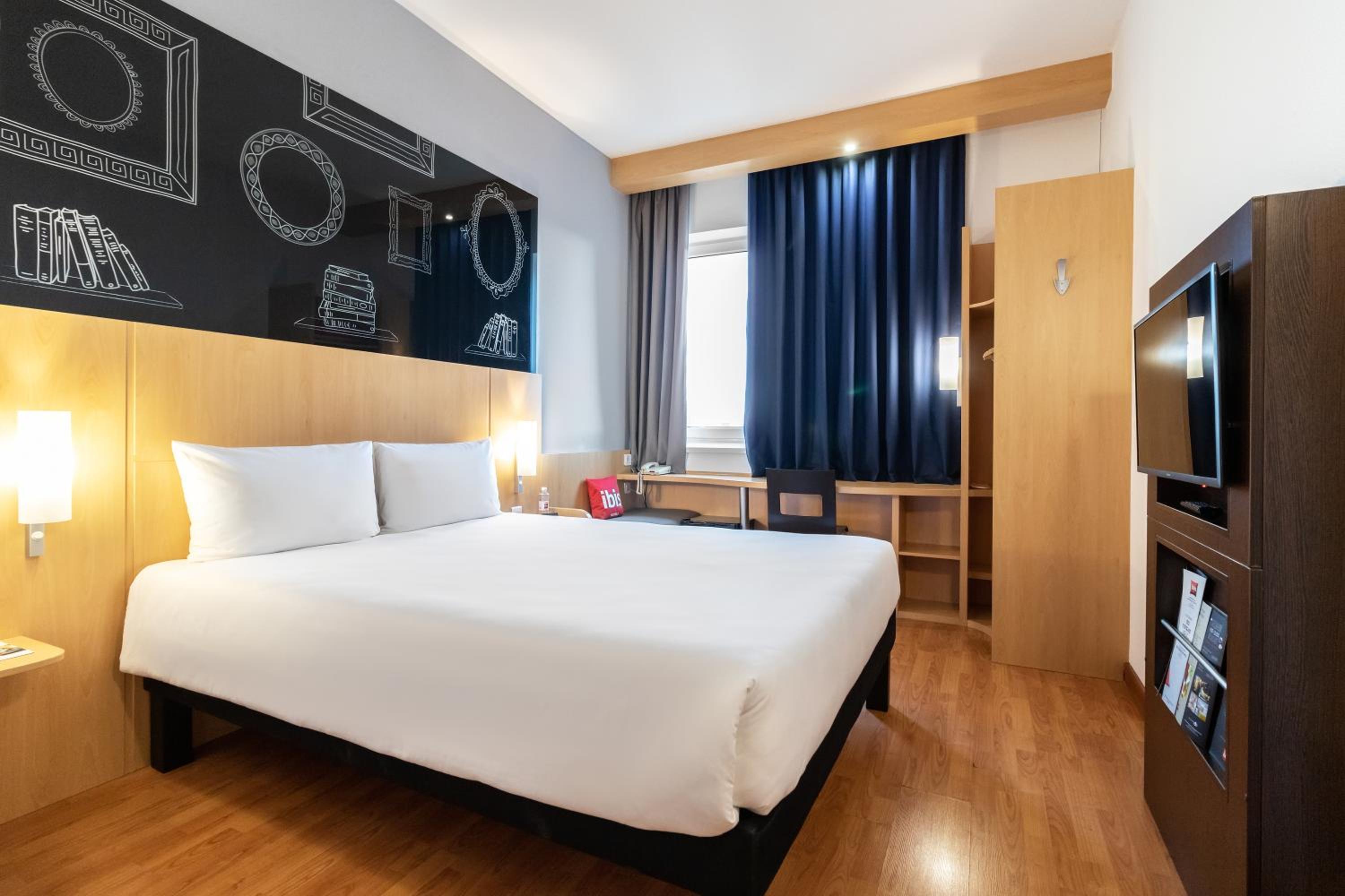 Standard Double Room - Photo 9