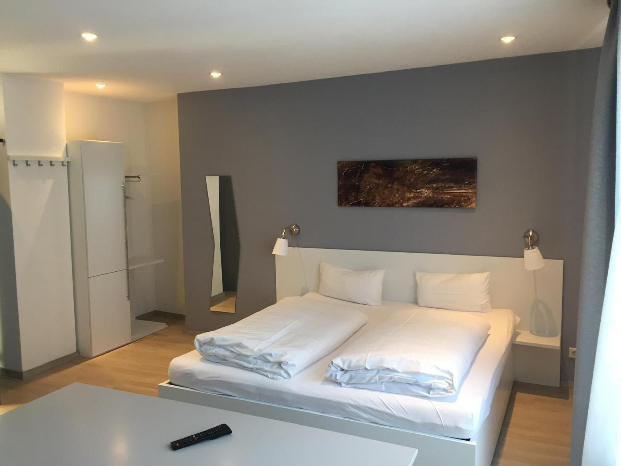 Apartment with Terrace(656 ft away from hotel) photo 3