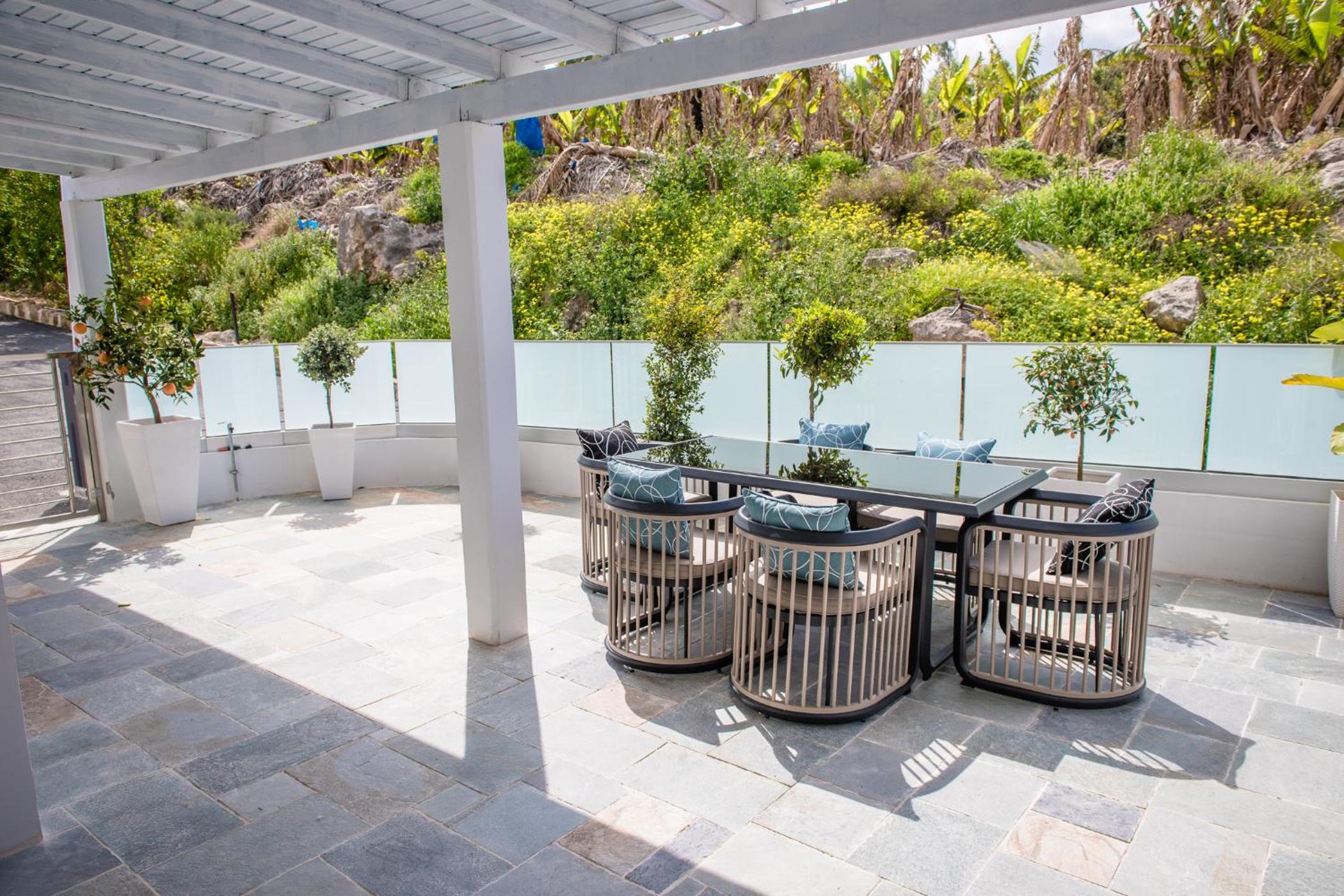 Luxury Three-Bedroom Maisonette