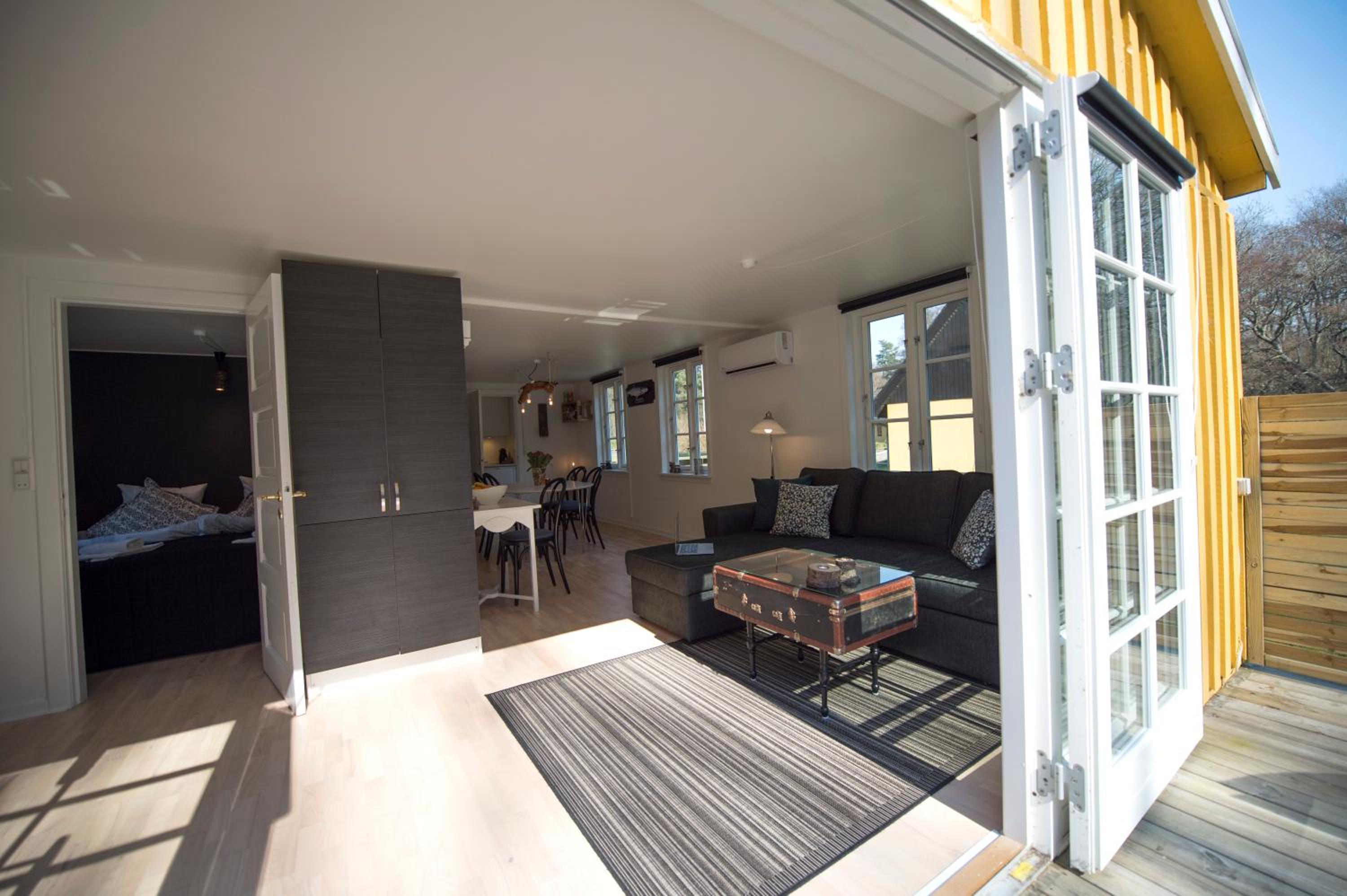 Deluxe Apartment with Terrace photo 3