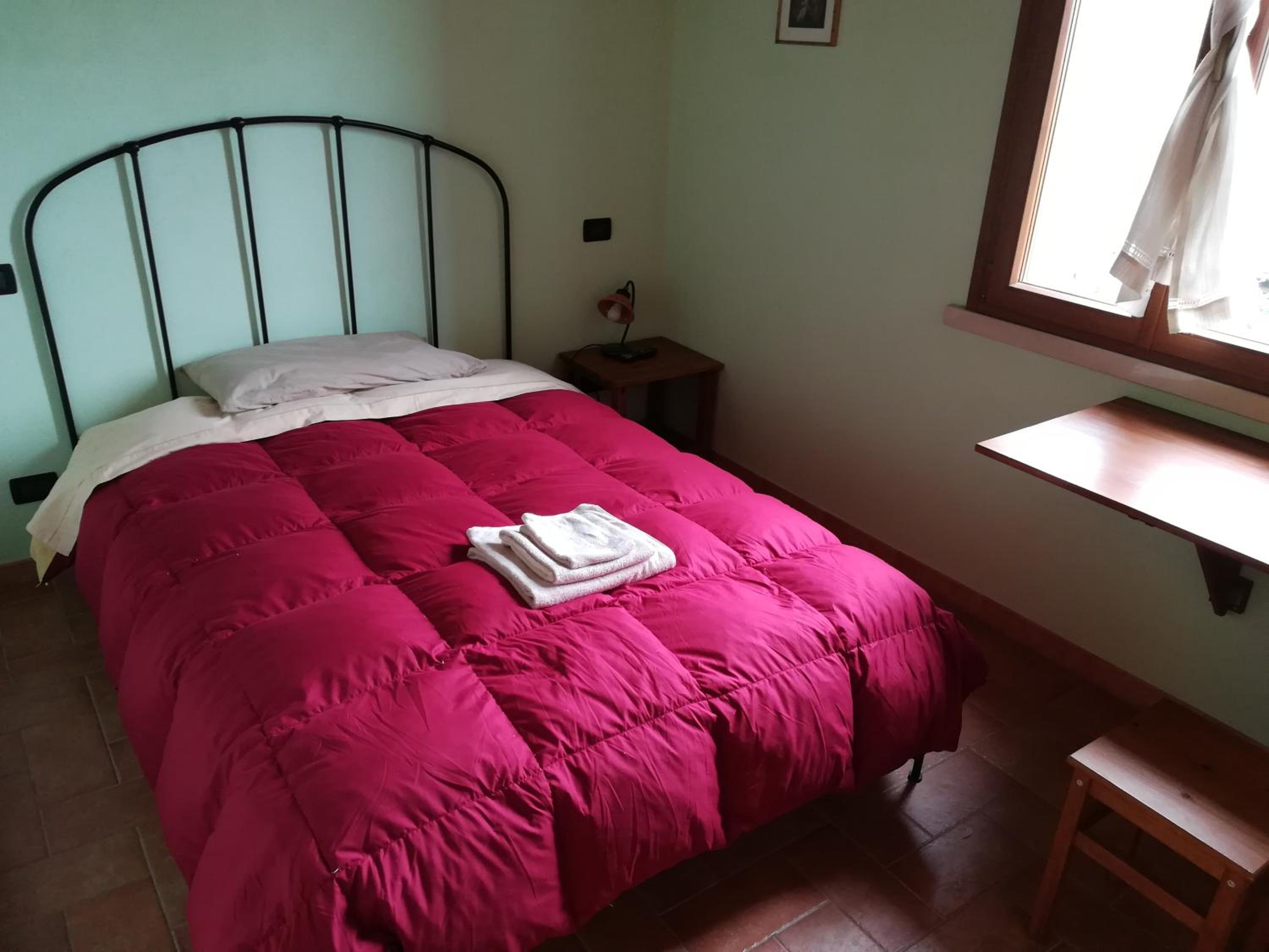 Single Room with Private Bathroom photo 2