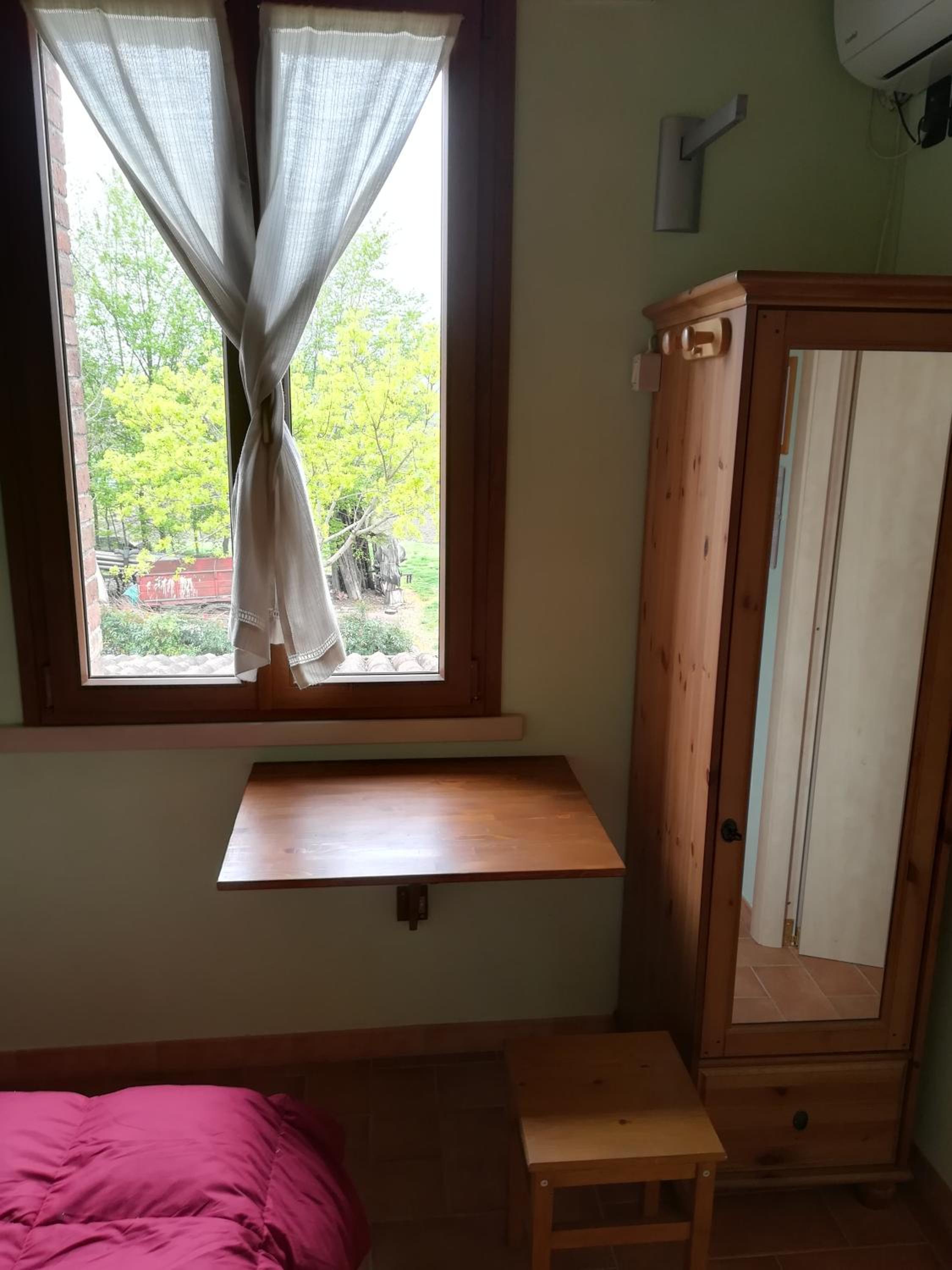 Single Room with Private Bathroom photo 3
