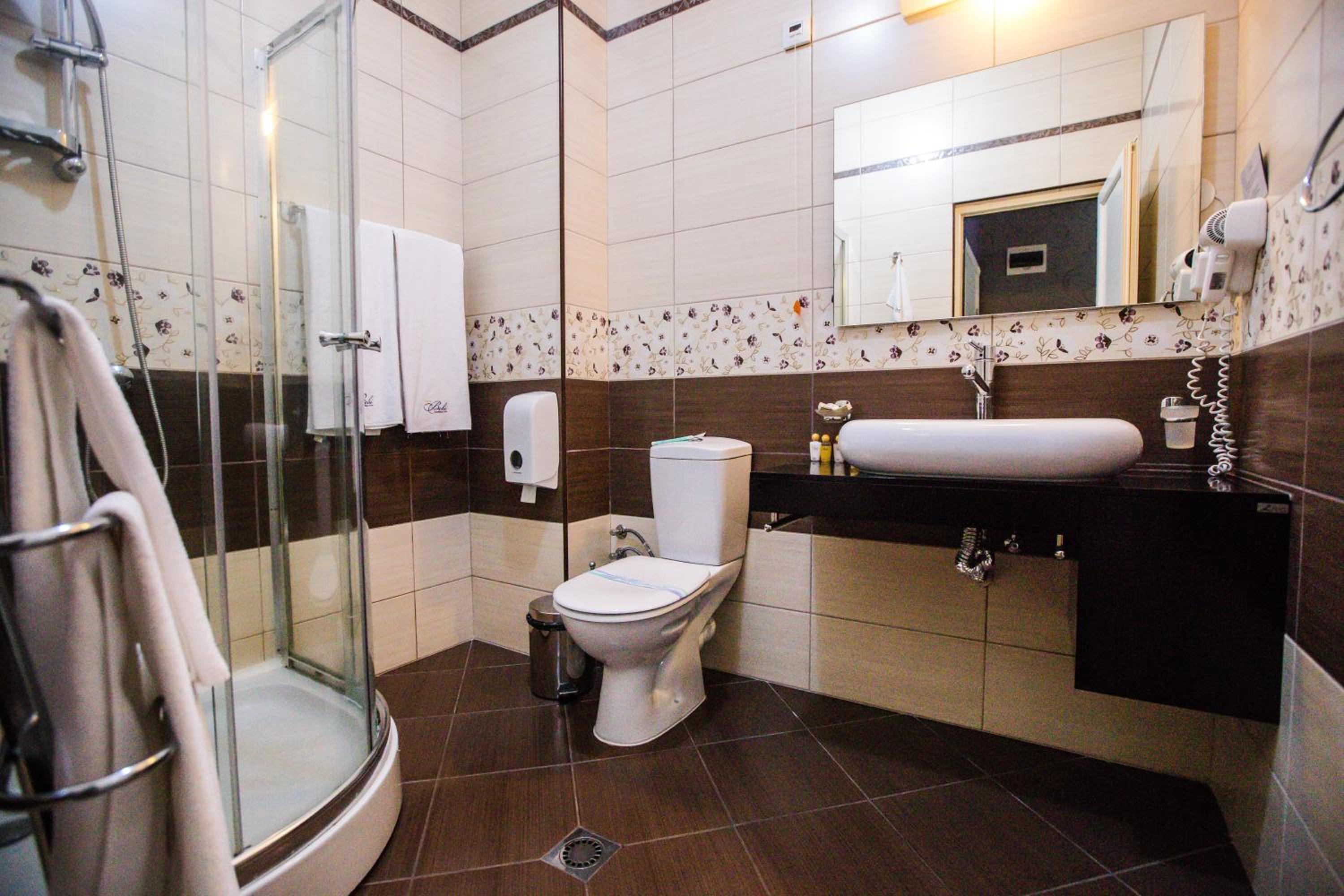 Twin Room - Photo 13