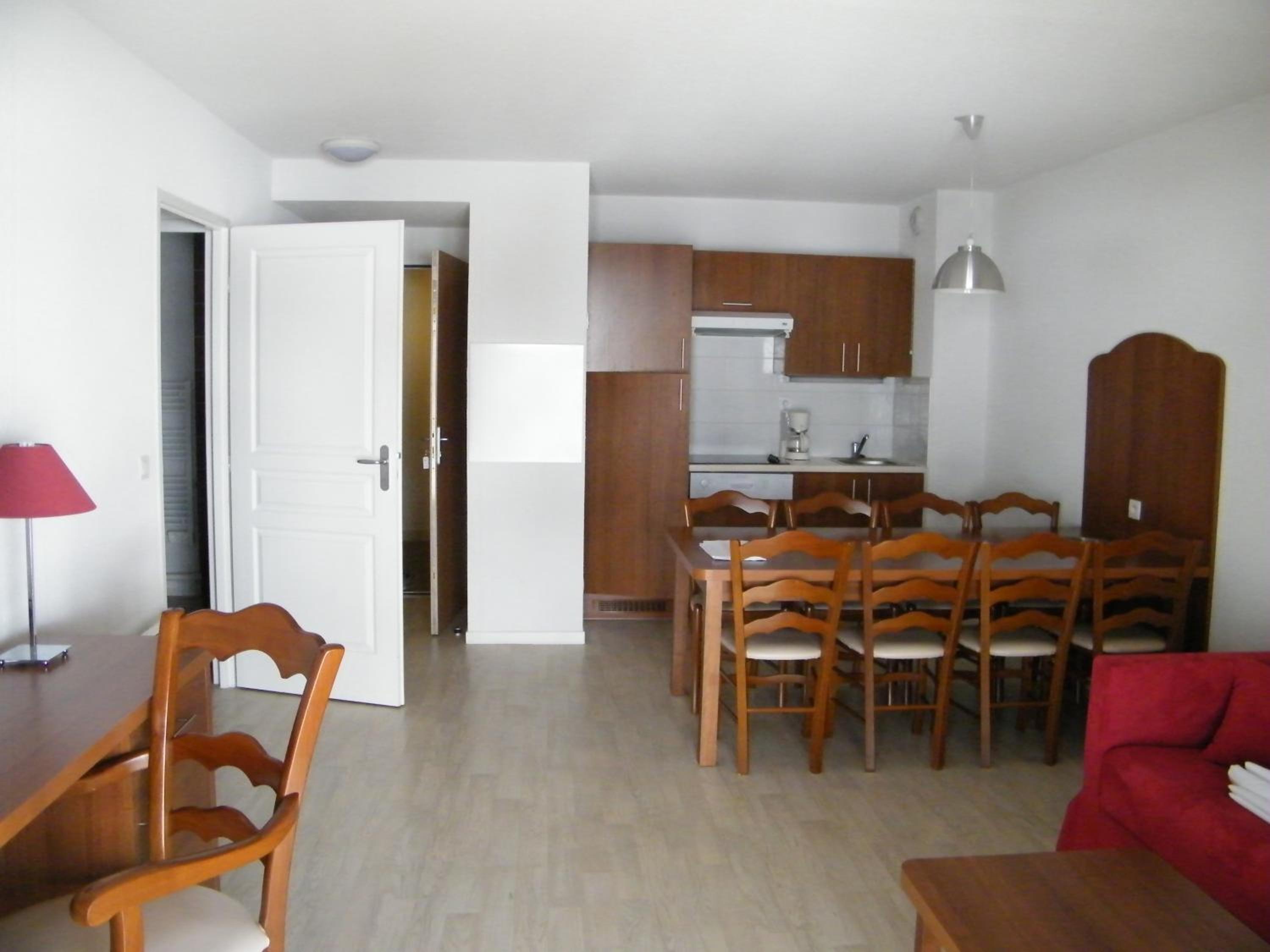 One-Bedroom Apartment (6 Adults)